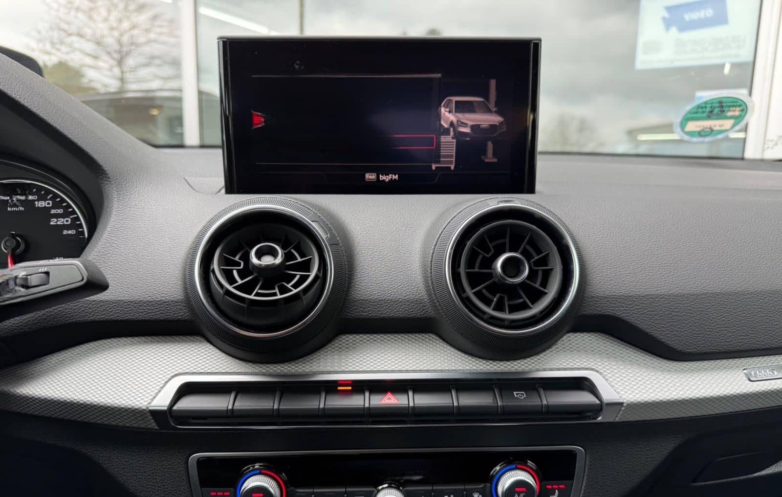 Audi Q2*30TFSI*Navi*Kamera*Sitzh*Alu*Tempo* foto 24