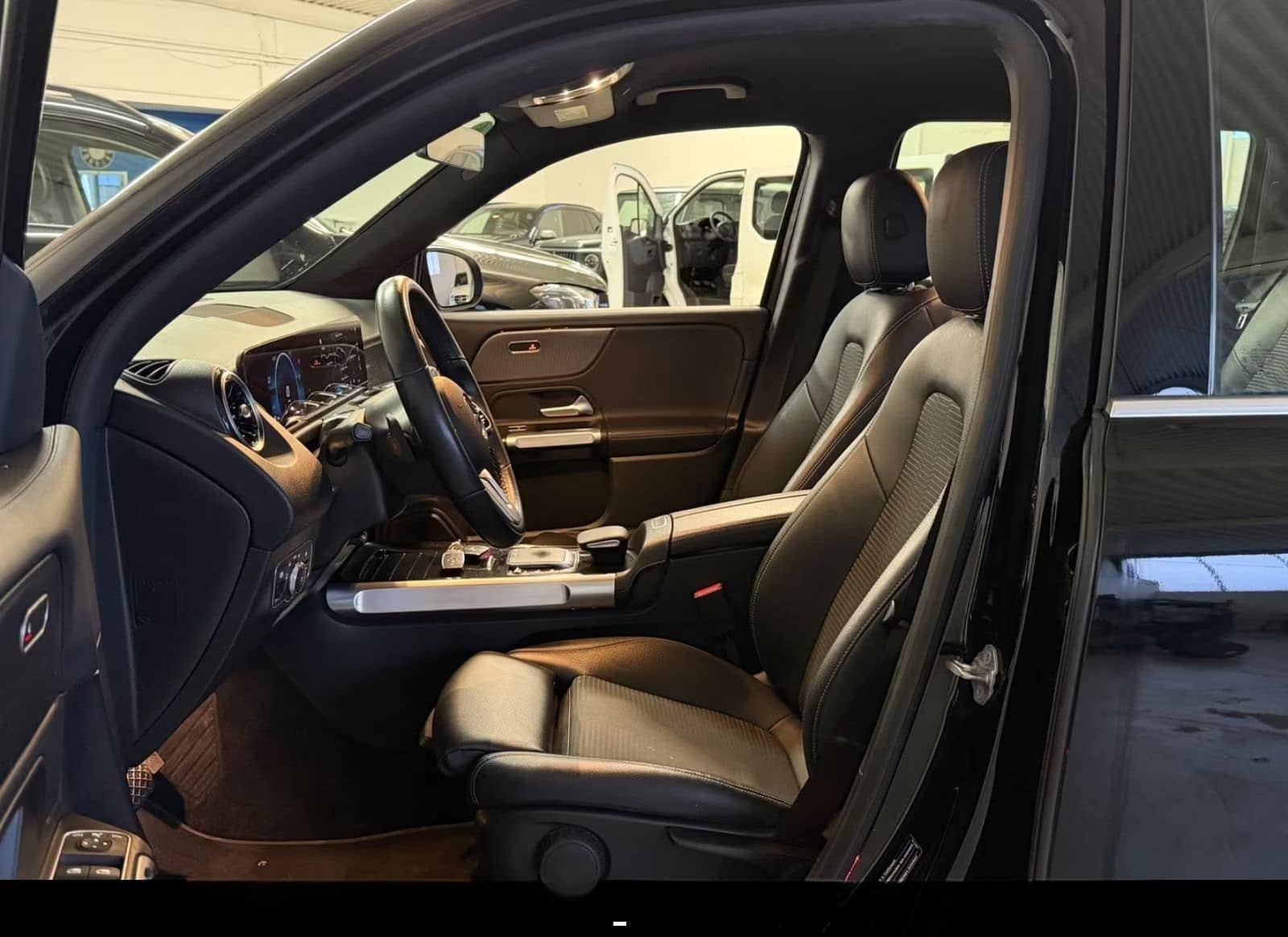 Mercedes-Benz GLB 200d 8G LED Nav DISTRONIK Shz Kam AHK foto 18