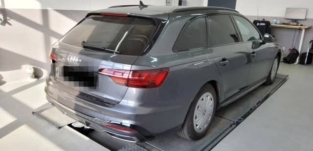 Audi A4 Avant S line 35 TDI S tronic foto 3