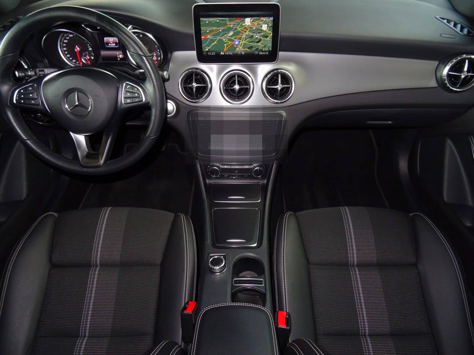 Mercedes-Benz CLA 200 SB Urban/ Autom./ Navi/ LED/ Night/ Pano foto 11