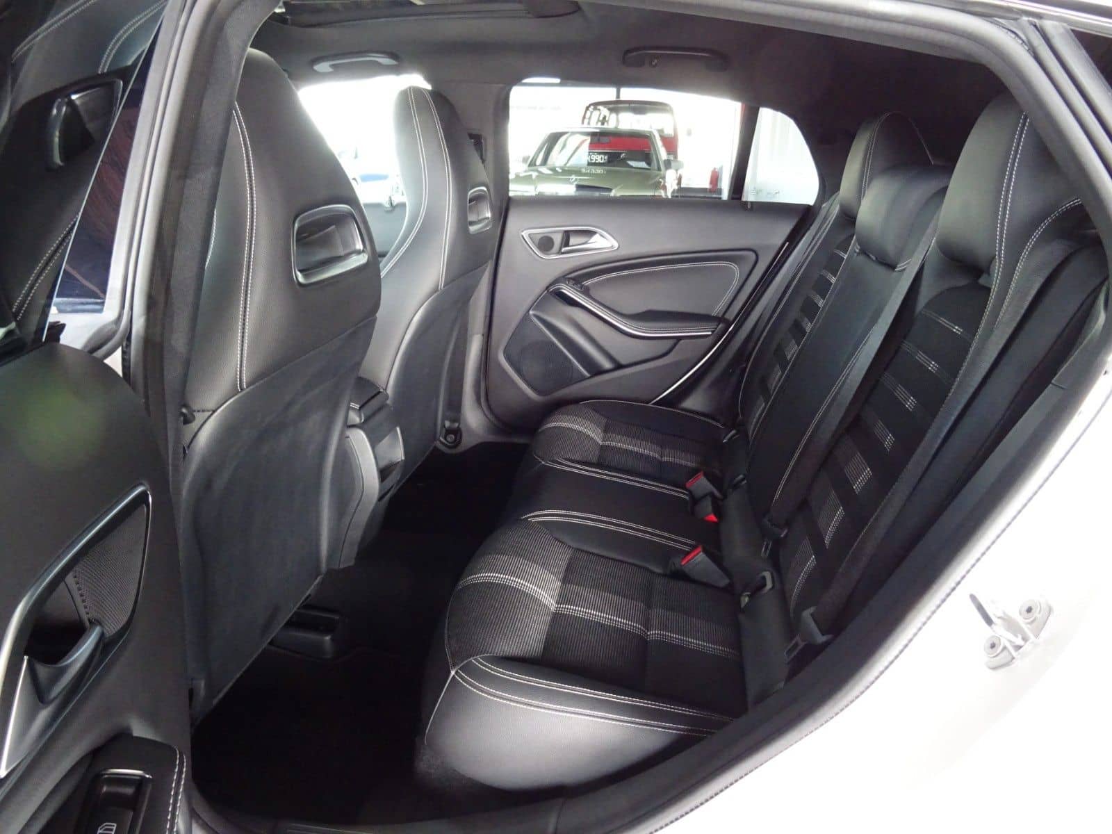 Mercedes-Benz CLA 200 SB Urban/ Autom./ Navi/ LED/ Night/ Pano foto 13