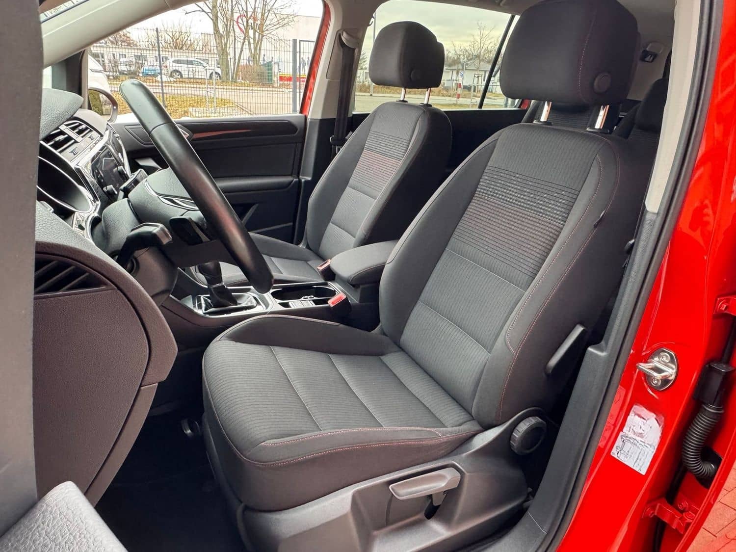 Volkswagen Touran Sound*DSG*7Sitze*Garantie*4xSitzheizung* foto 13