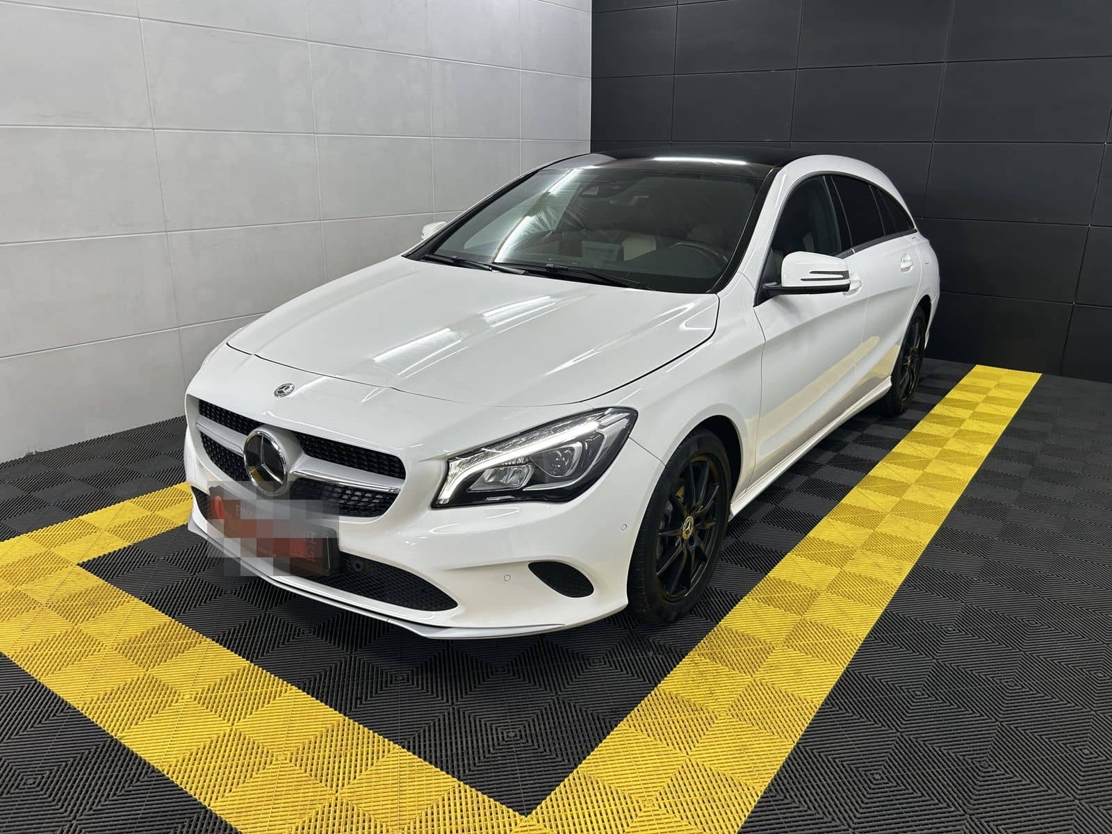 Mercedes-Benz CLA 220 4Matic ACC+LED+Leder+CarPlay+Keyless+SHZ foto 1