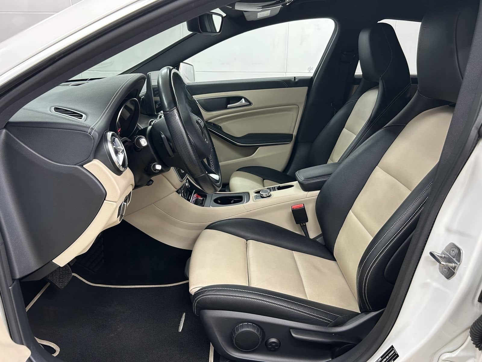 Mercedes-Benz CLA 220 4Matic ACC+LED+Leder+CarPlay+Keyless+SHZ foto 23