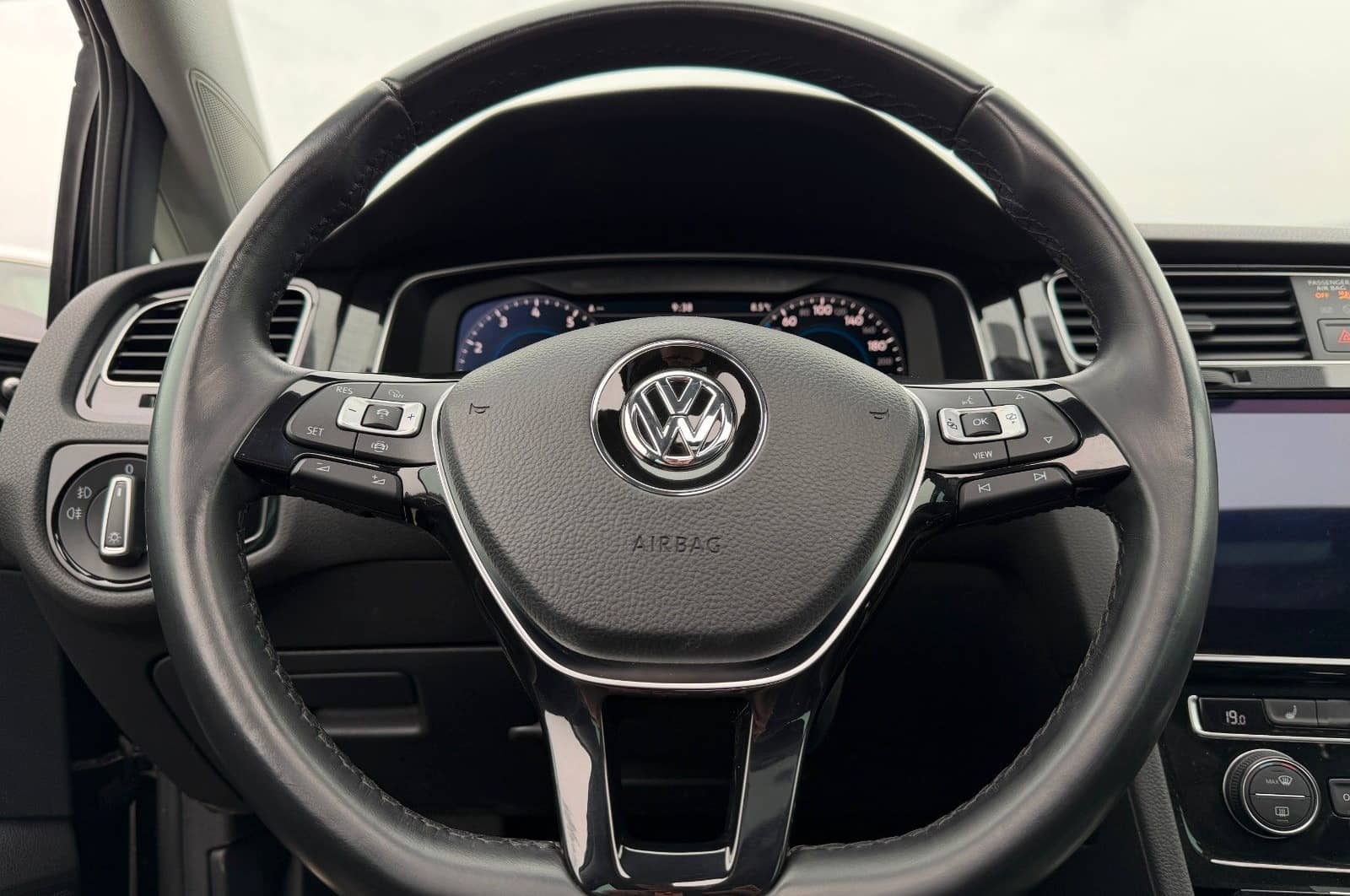 Volkswagen Golf 1.5 TSI High Exclusive *Panoramadach foto 14