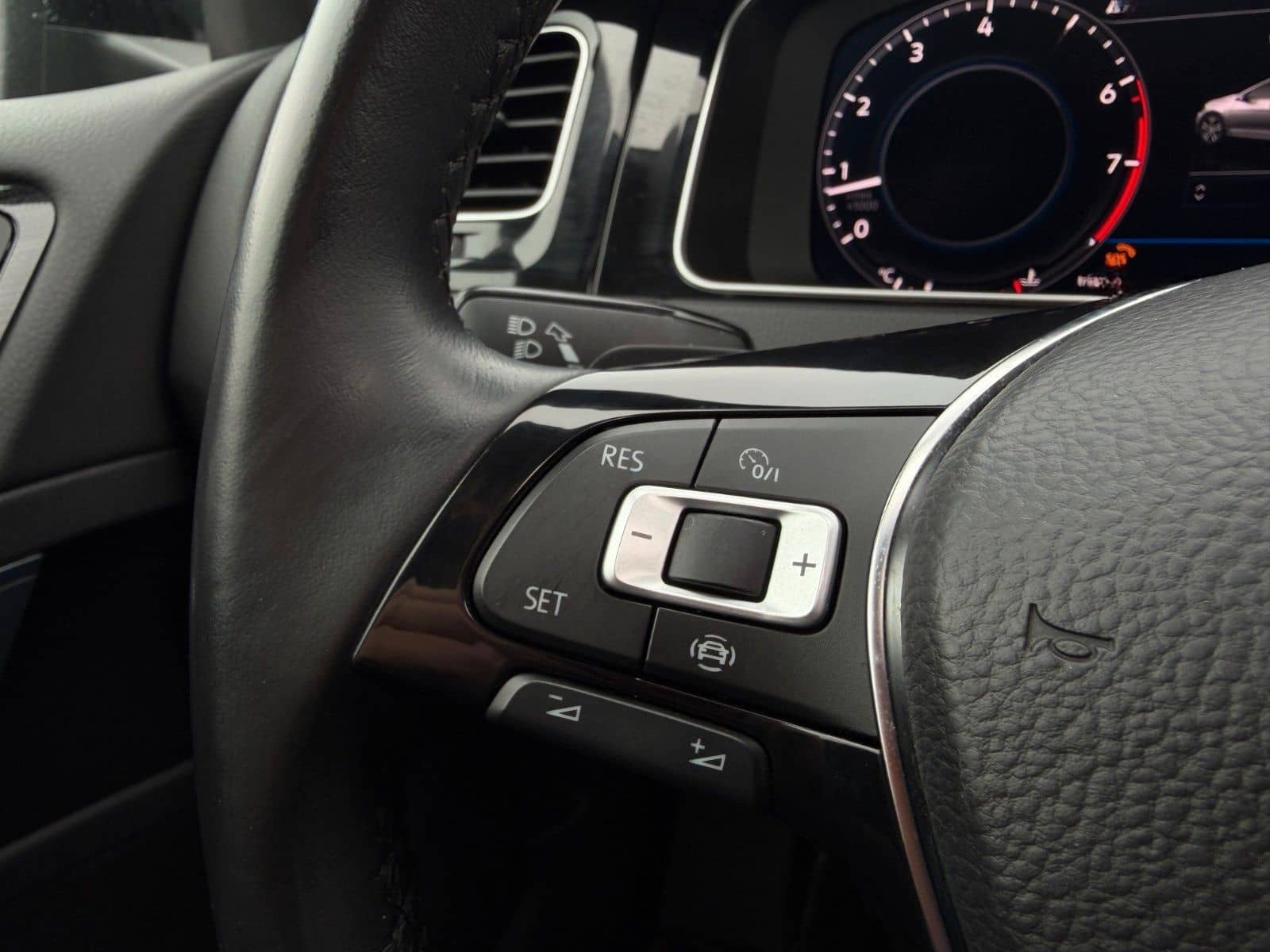 Volkswagen Golf 1.5 TSI High Exclusive *Panoramadach foto 15