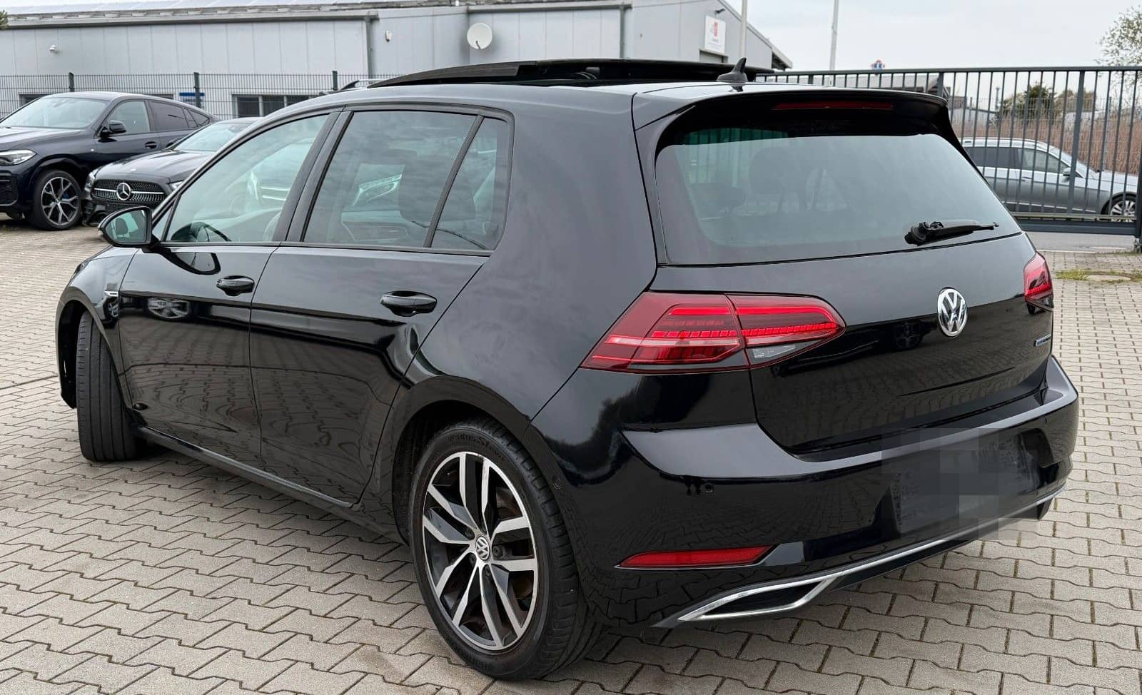 Volkswagen Golf 1.5 TSI High Exclusive *Panoramadach foto 6