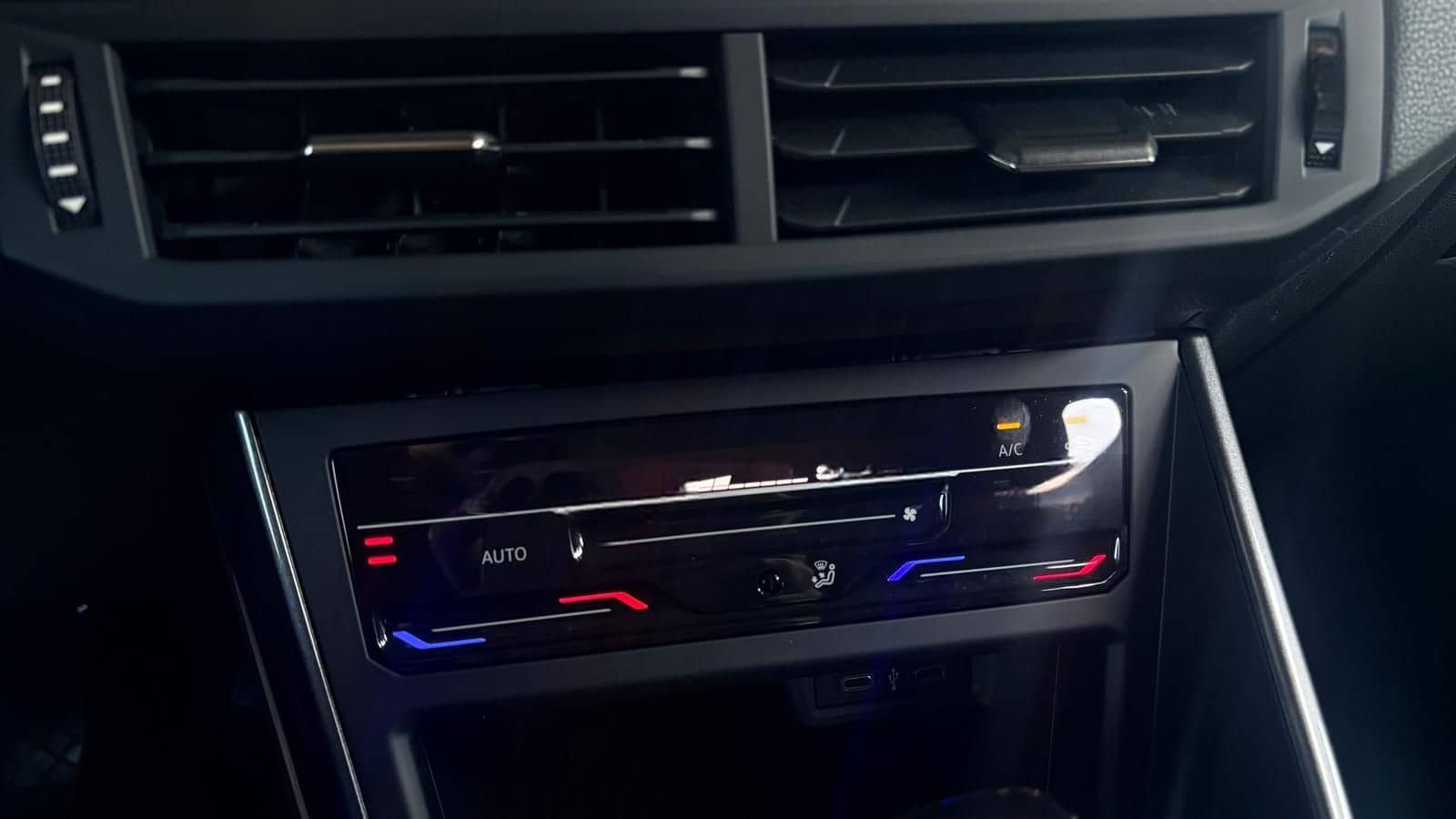 Volkswagen Taigo Style 1.5 TSI IQ.Light/SHZ/TEMPO/Carplay foto 17