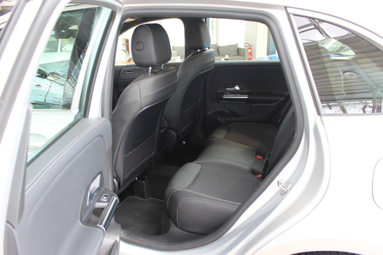 Mercedes-Benz B 180 B B 180 d+Autom+Navi+AHK+SHZ+ foto 15