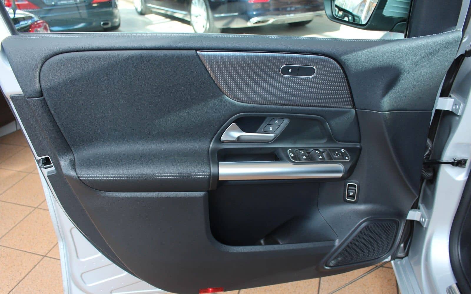 Mercedes-Benz B 180 B B 180 d+Autom+Navi+AHK+SHZ+ foto 9