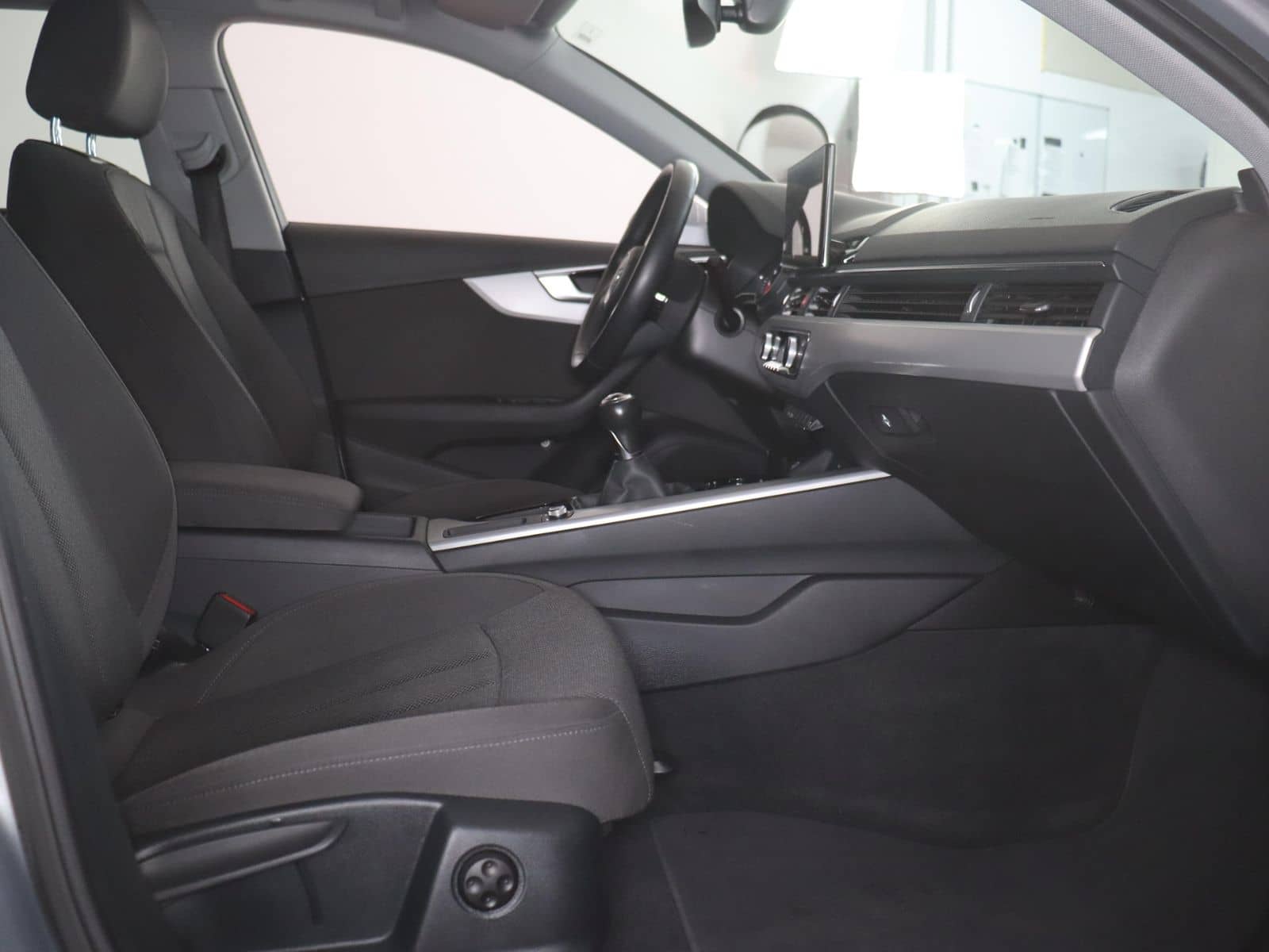 Audi A4 Avant 35TFSI 261,-ohne Anzahlung Navi AHK Sit foto 11