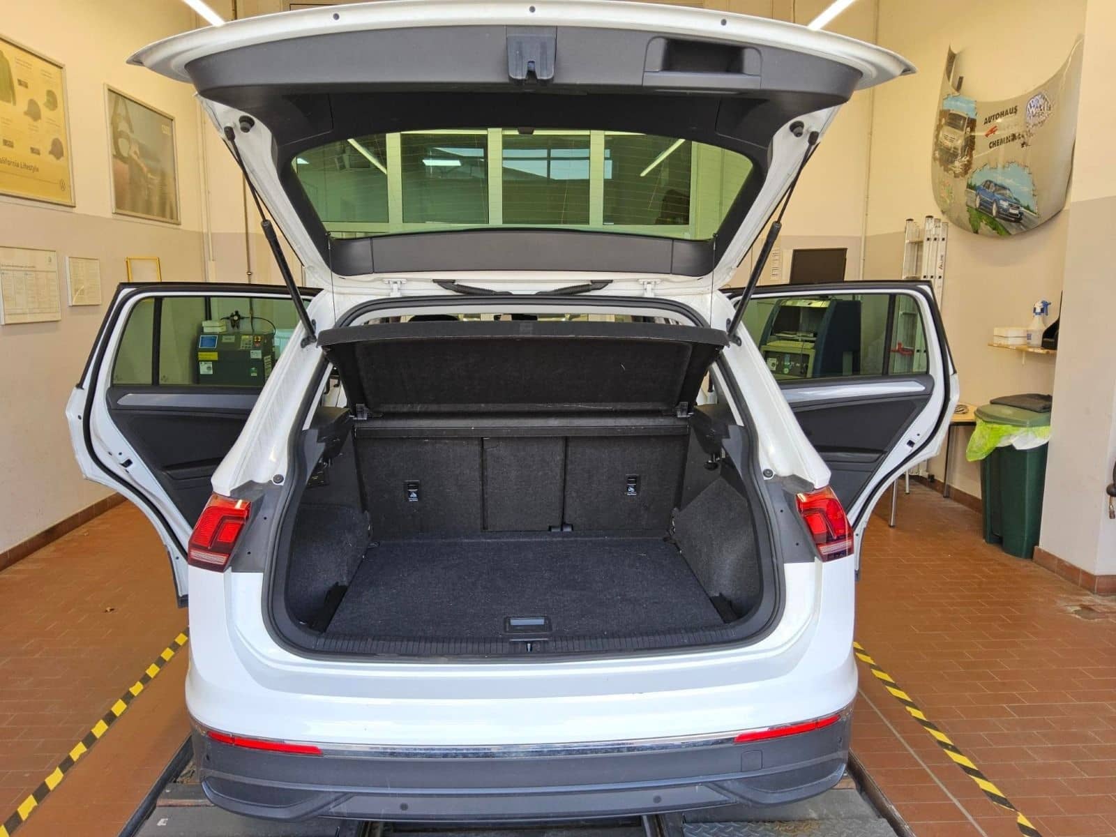 Volkswagen Tiguan 2.0 TDI Life*LED*Rear View*Massagesitze* foto 5