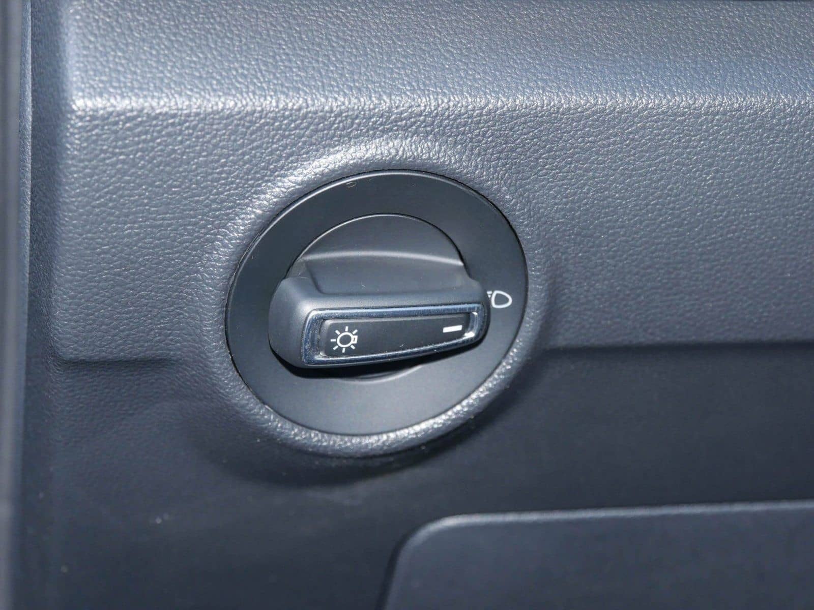 Volkswagen T-Roc 1.5 TSI R-Line LED ACC Navi Kamera foto 15