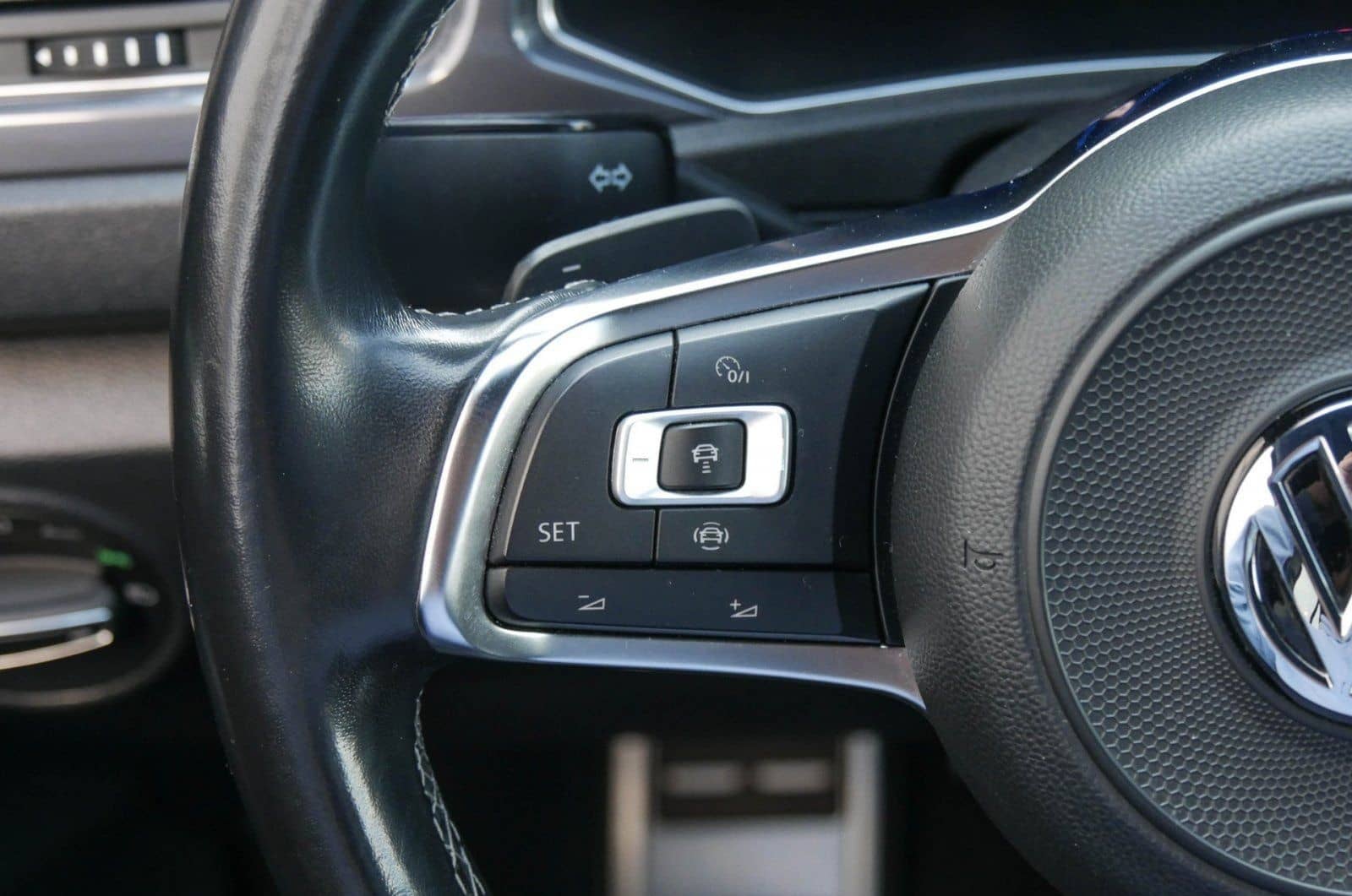 Volkswagen T-Roc 1.5 TSI R-Line LED ACC Navi Kamera foto 16