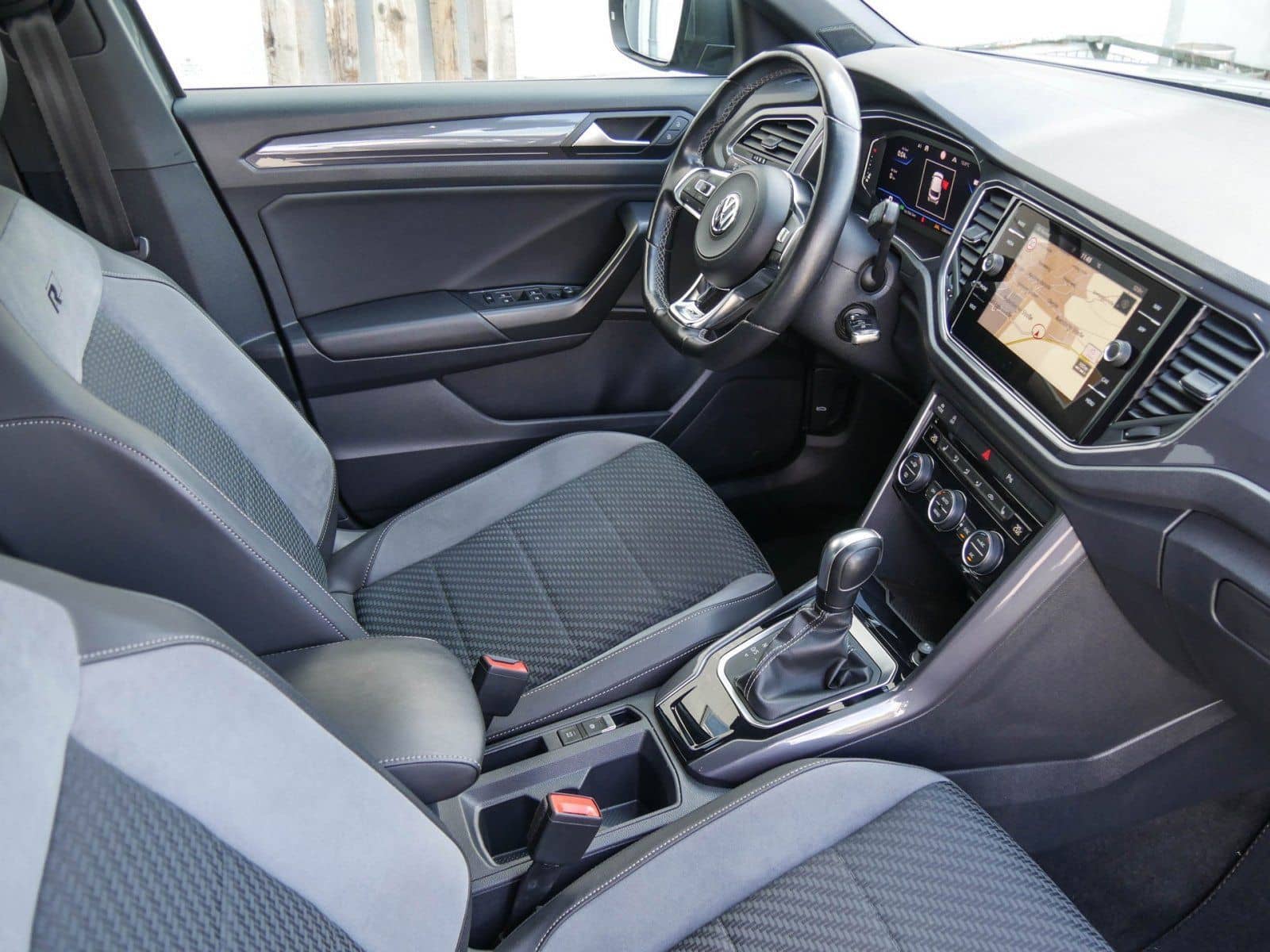 Volkswagen T-Roc 1.5 TSI R-Line LED ACC Navi Kamera foto 4