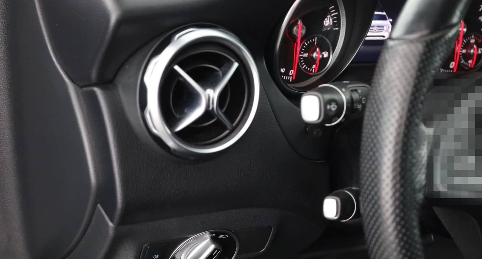 Mercedes-Benz GLA 180 LED Navi Sitzheizung Teilleder PDC ACC foto 21