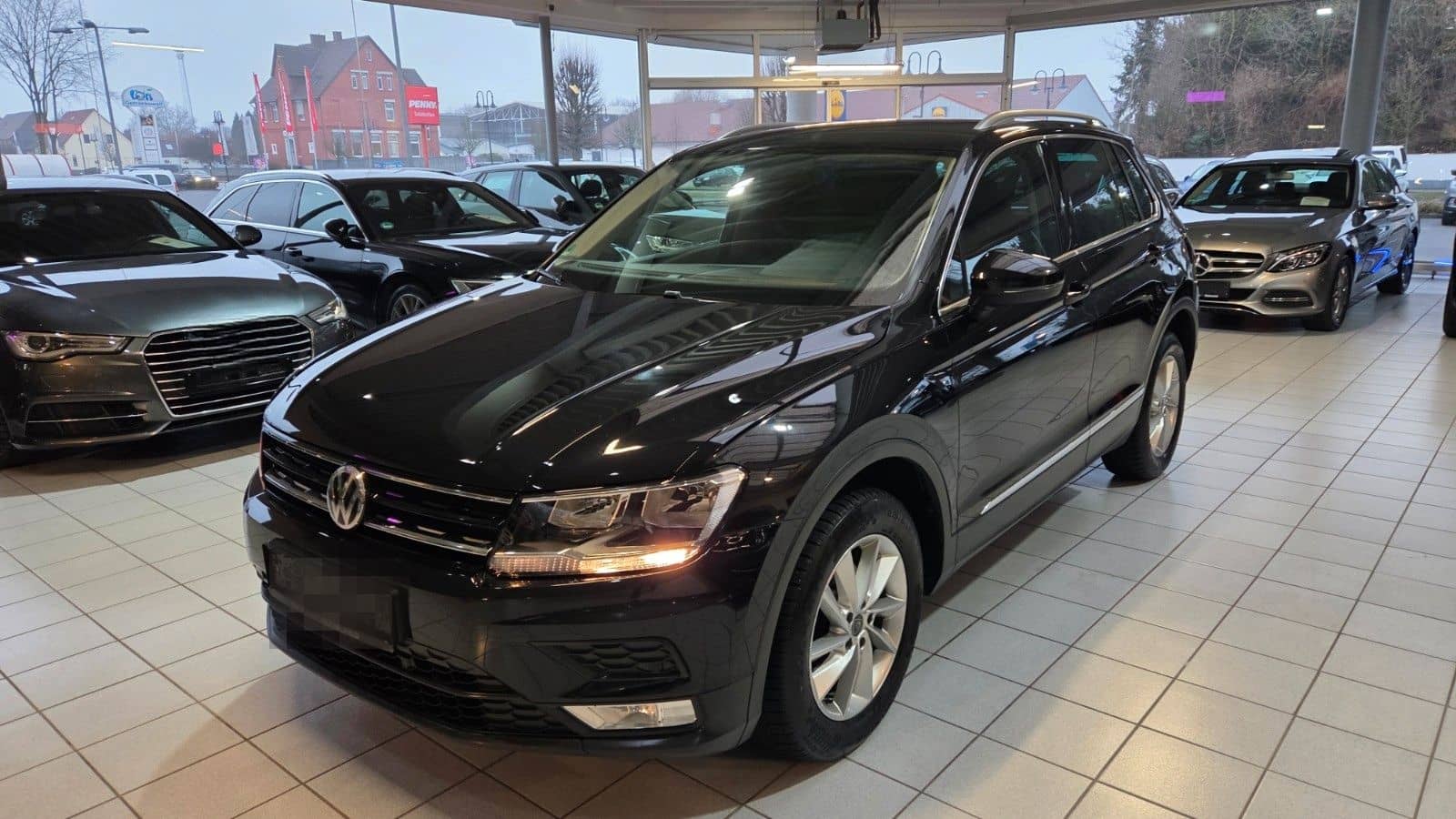 Volkswagen Tiguan 2.0TDI-4X4-AUTOM+AHK+KLIMAUTOM+NAV+1HAND foto 6
