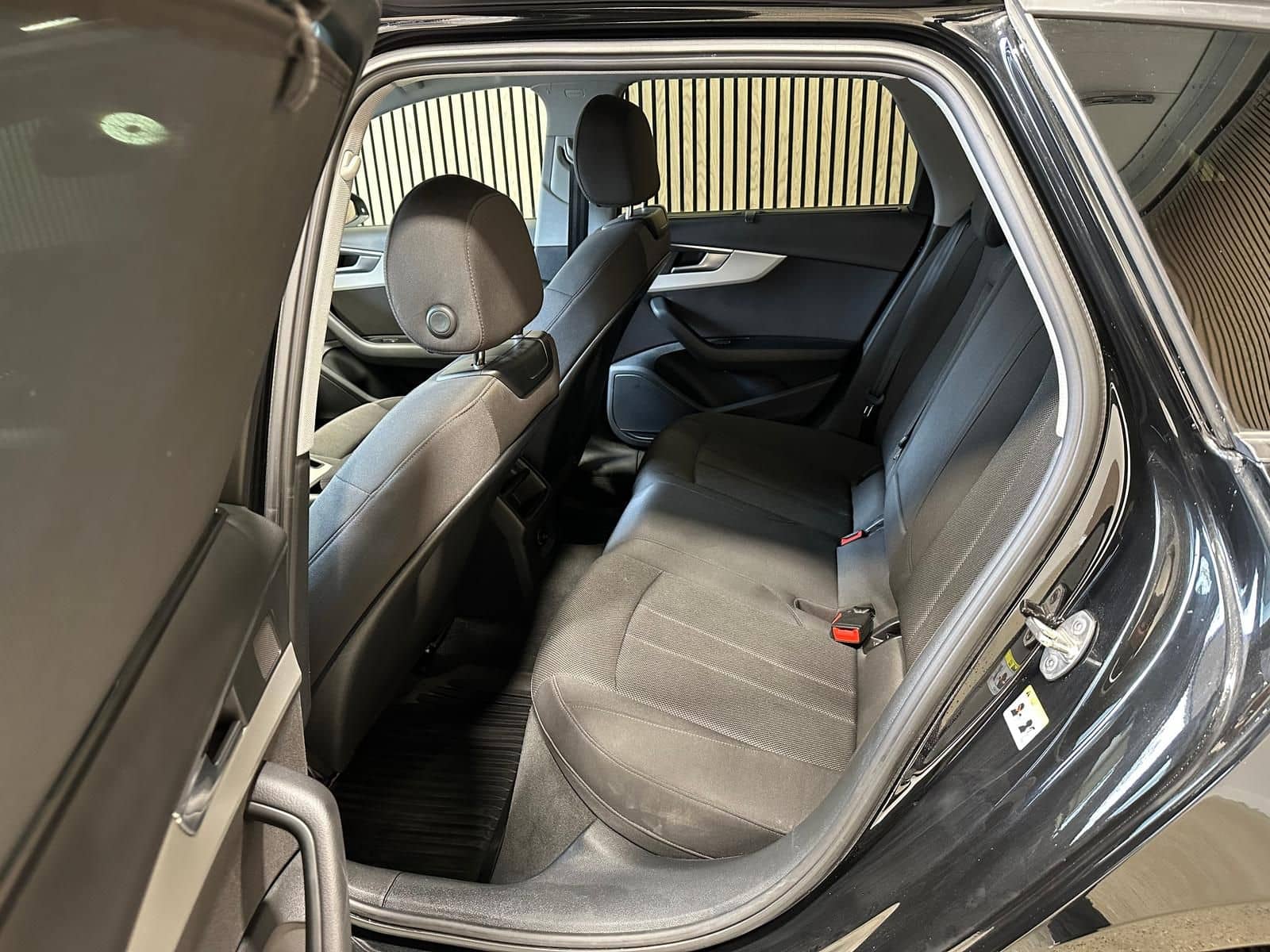 Audi A4 Avant 2.0 35 TFSI Navi|SHZ|LED foto 18