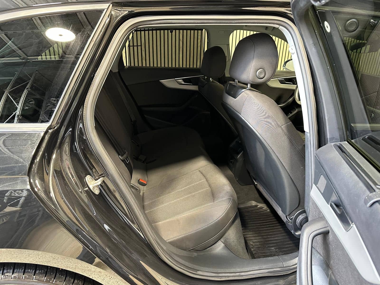 Audi A4 Avant 2.0 35 TFSI Navi|SHZ|Alu|LED foto 19