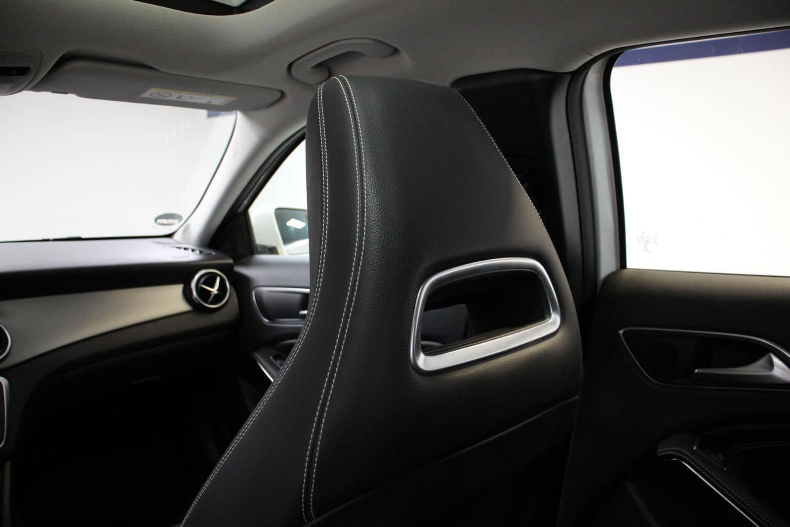 Mercedes-Benz GLA 200 Aut. PANO NAVI AHK TOTWINK. LED SHZ 2.HD foto 11