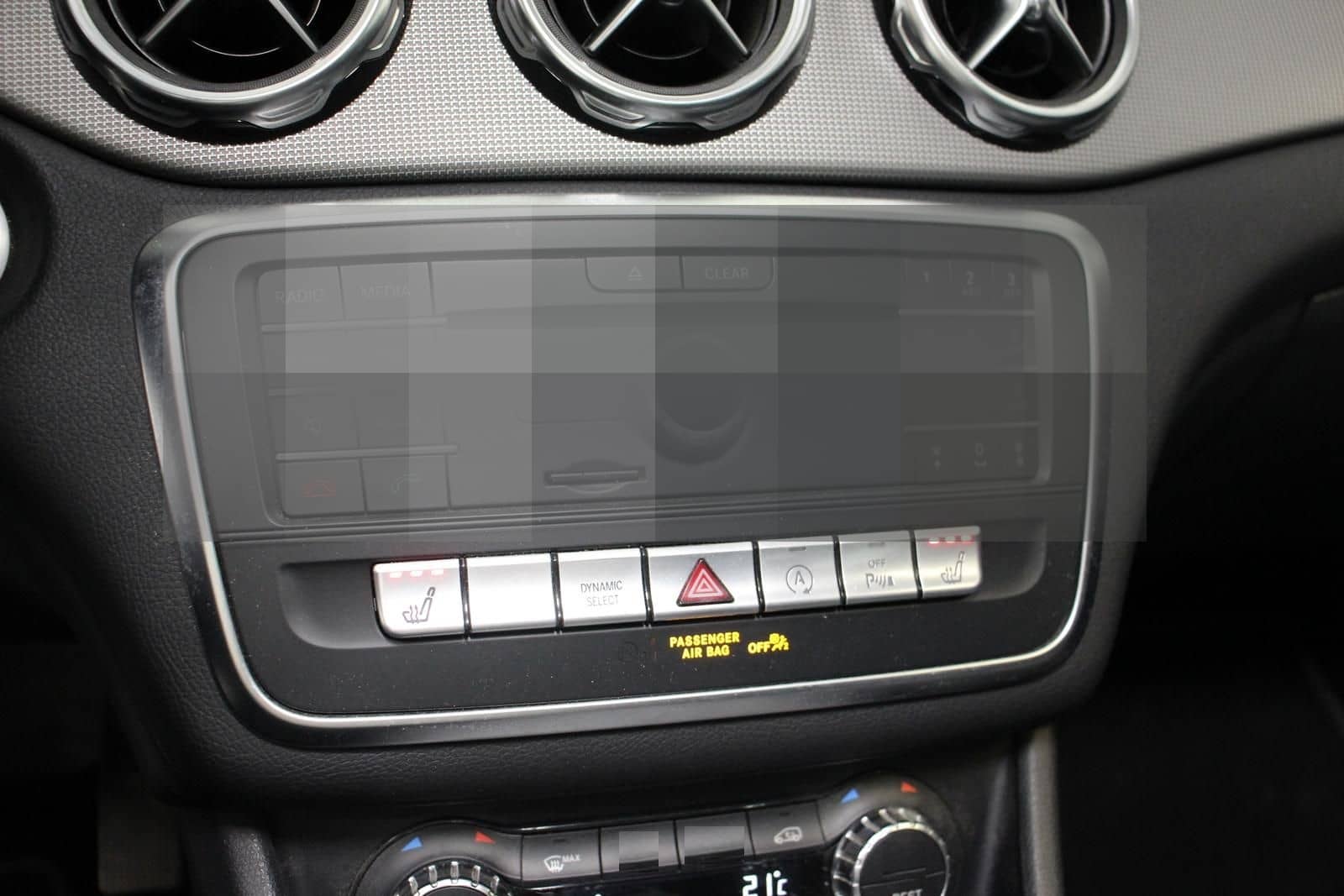 Mercedes-Benz GLA 200 Aut. PANO NAVI AHK TOTWINK. LED SHZ 2.HD foto 22