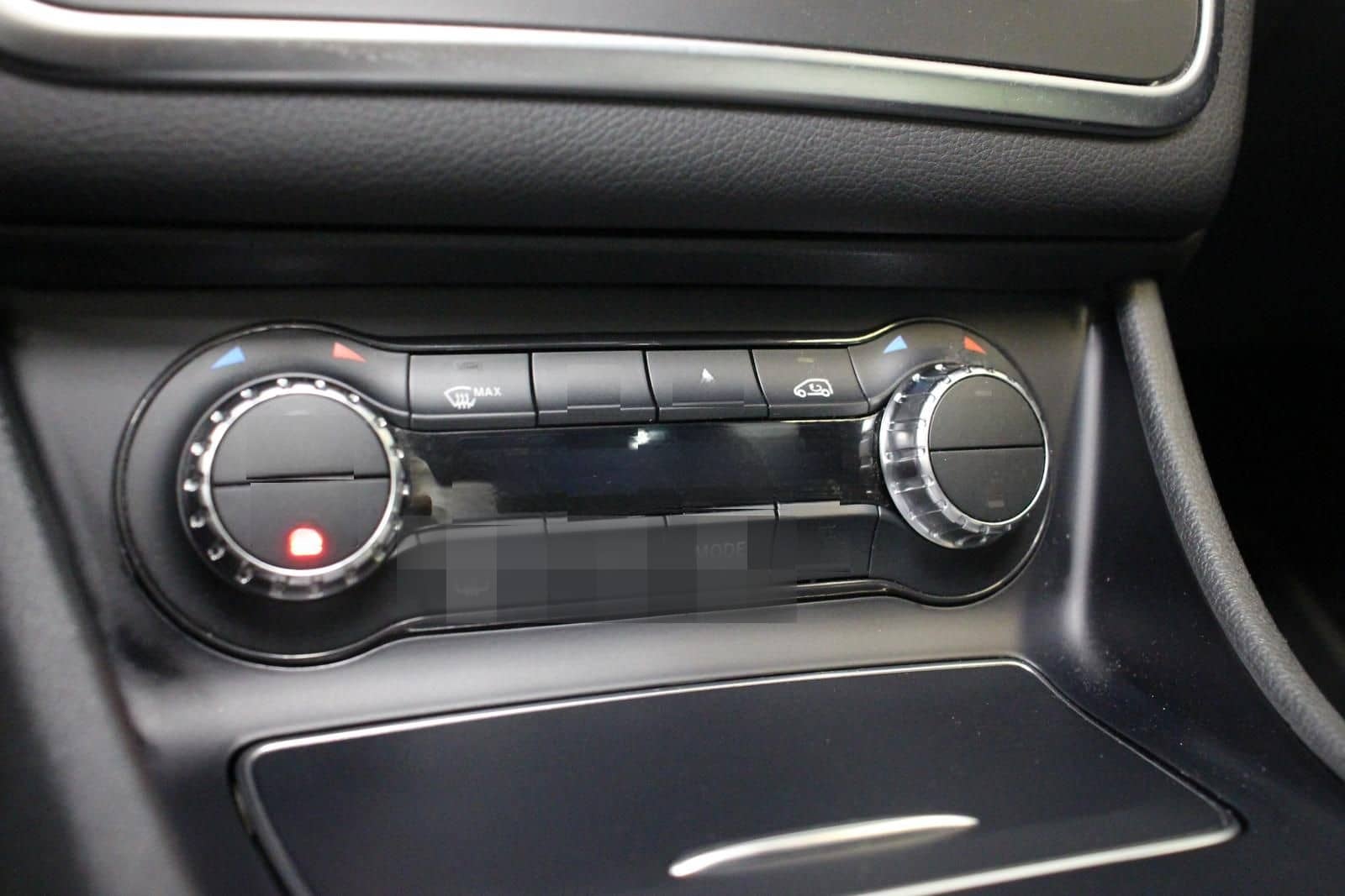 Mercedes-Benz GLA 200 Aut. PANO NAVI AHK TOTWINK. LED SHZ 2.HD foto 23