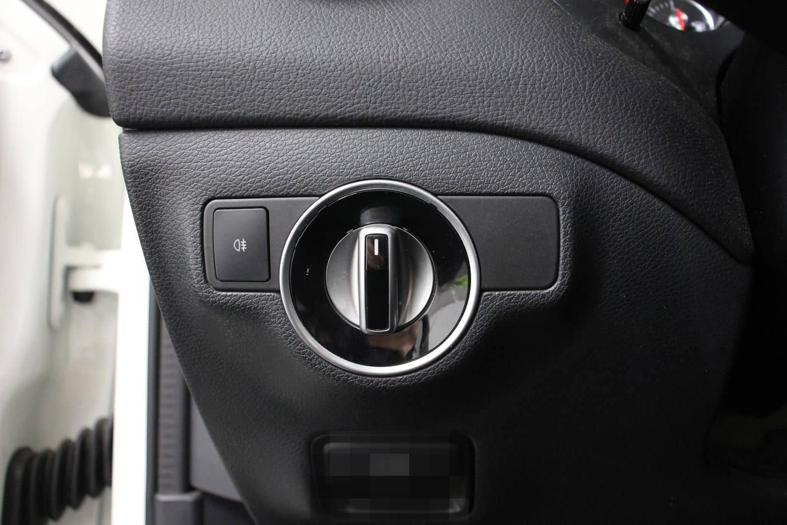 Mercedes-Benz GLA 200 Aut. PANO NAVI AHK TOTWINK. LED SHZ 2.HD foto 25