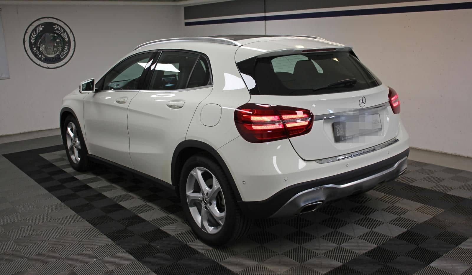 Mercedes-Benz GLA 200 Aut. PANO NAVI AHK TOTWINK. LED SHZ 2.HD foto 4