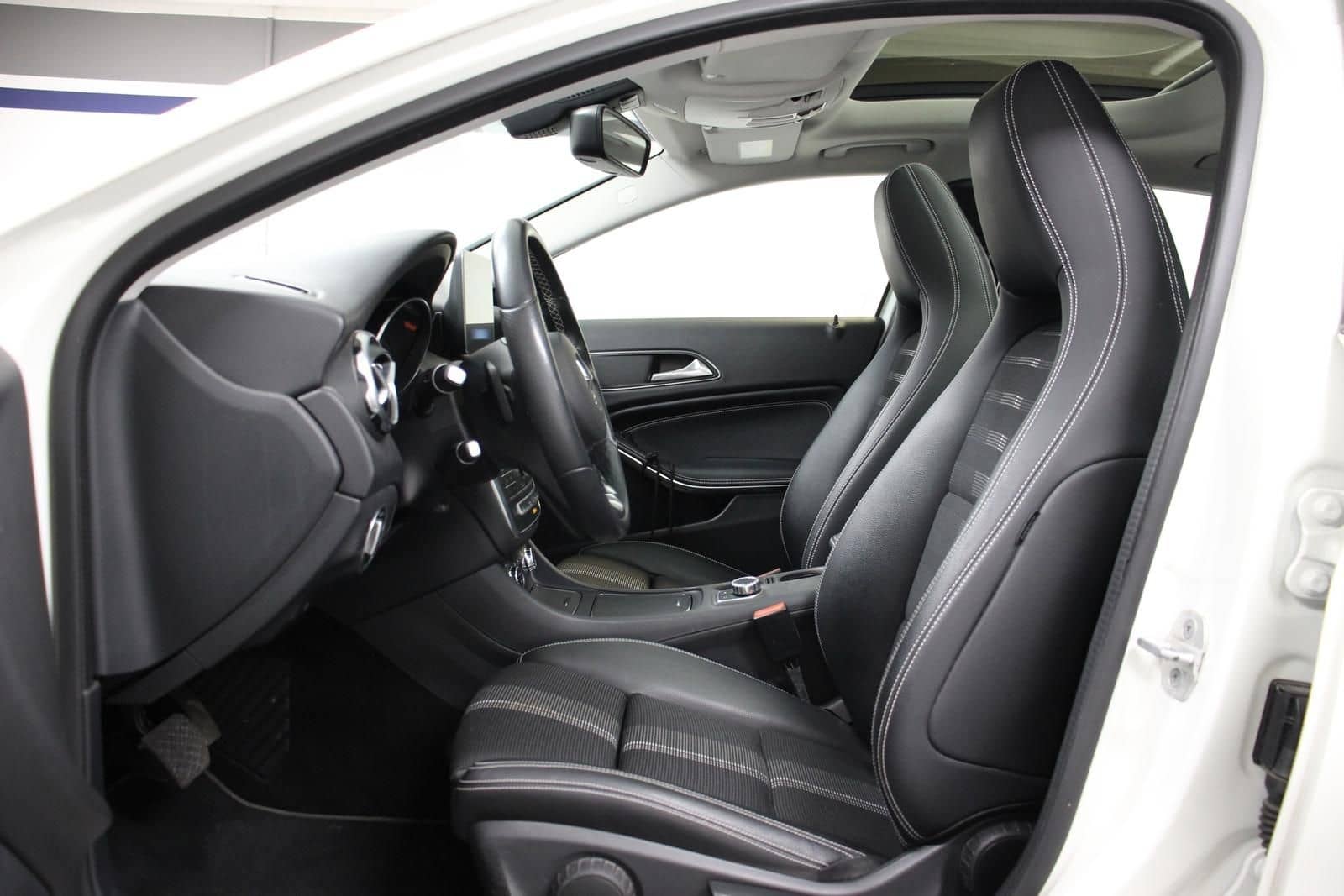 Mercedes-Benz GLA 200 Aut. PANO NAVI AHK TOTWINK. LED SHZ 2.HD foto 8