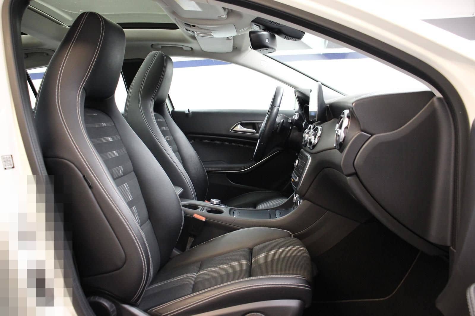 Mercedes-Benz GLA 200 Aut. PANO NAVI AHK TOTWINK. LED SHZ 2.HD foto 9