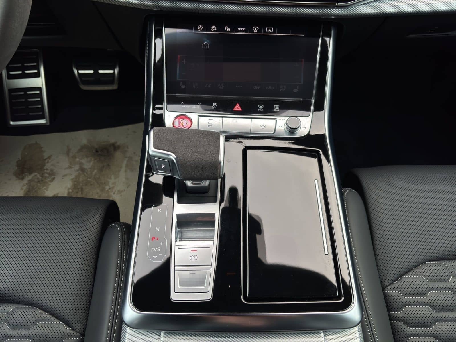 Audi RS Q8*PANO*AHK*HD-MATRIX*B&O*RS-AGA*HUD*23ZOLL foto 7