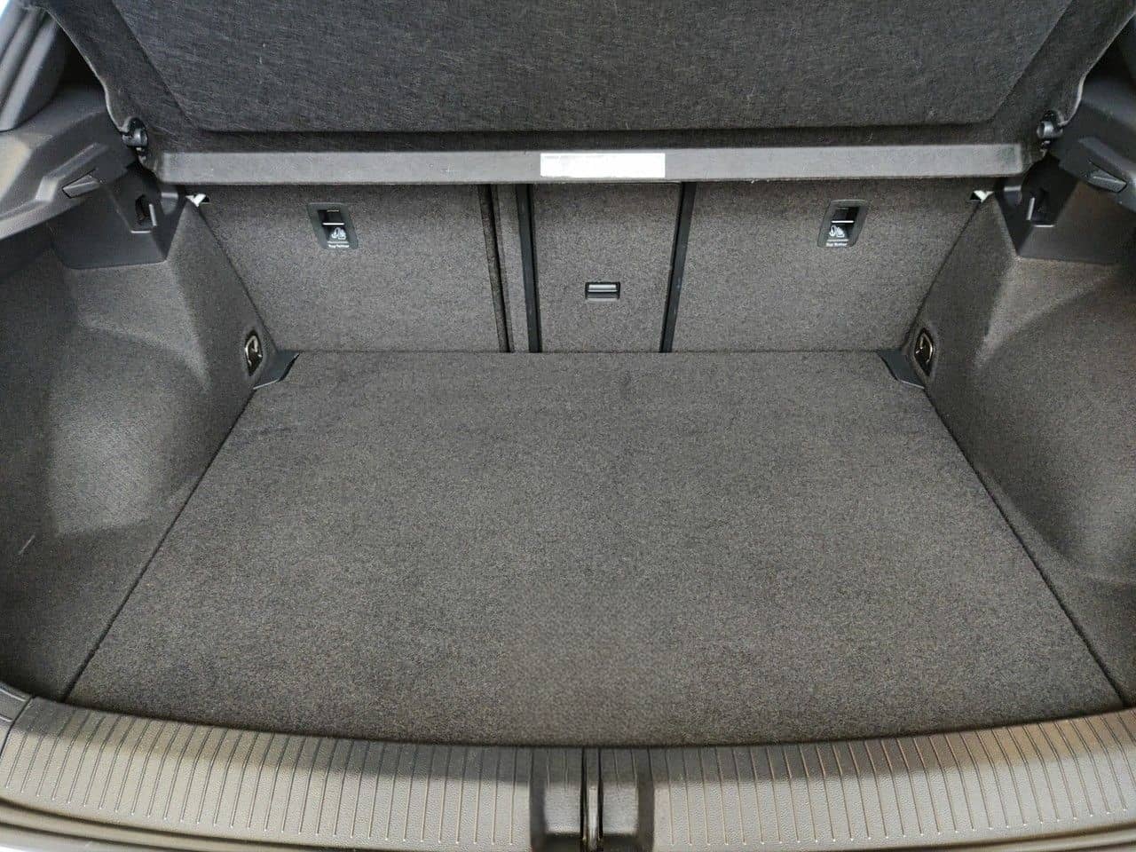 Volkswagen T-Roc 2.0 TDI DSG 4MOTION Sport, LED, ACC, Navi foto 10