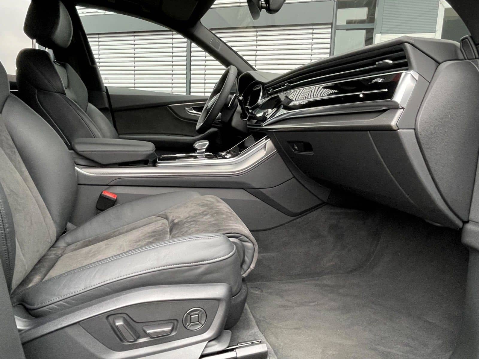 Audi RS Q8 4.0 TFSI qu. BLACK MATRIX DYNAMIK HUD PANO foto 18