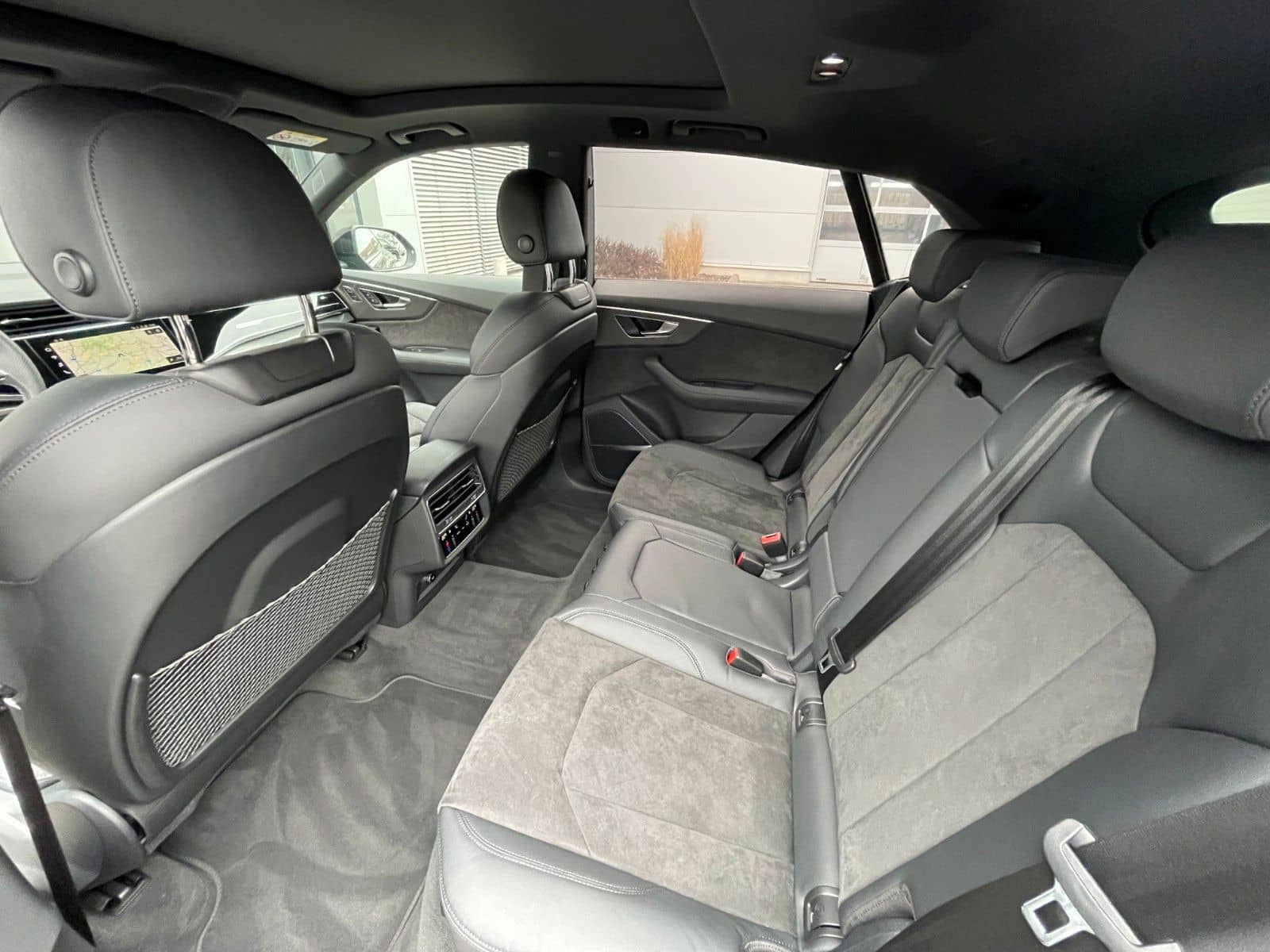 Audi RS Q8 4.0 TFSI qu. BLACK MATRIX DYNAMIK HUD PANO foto 24