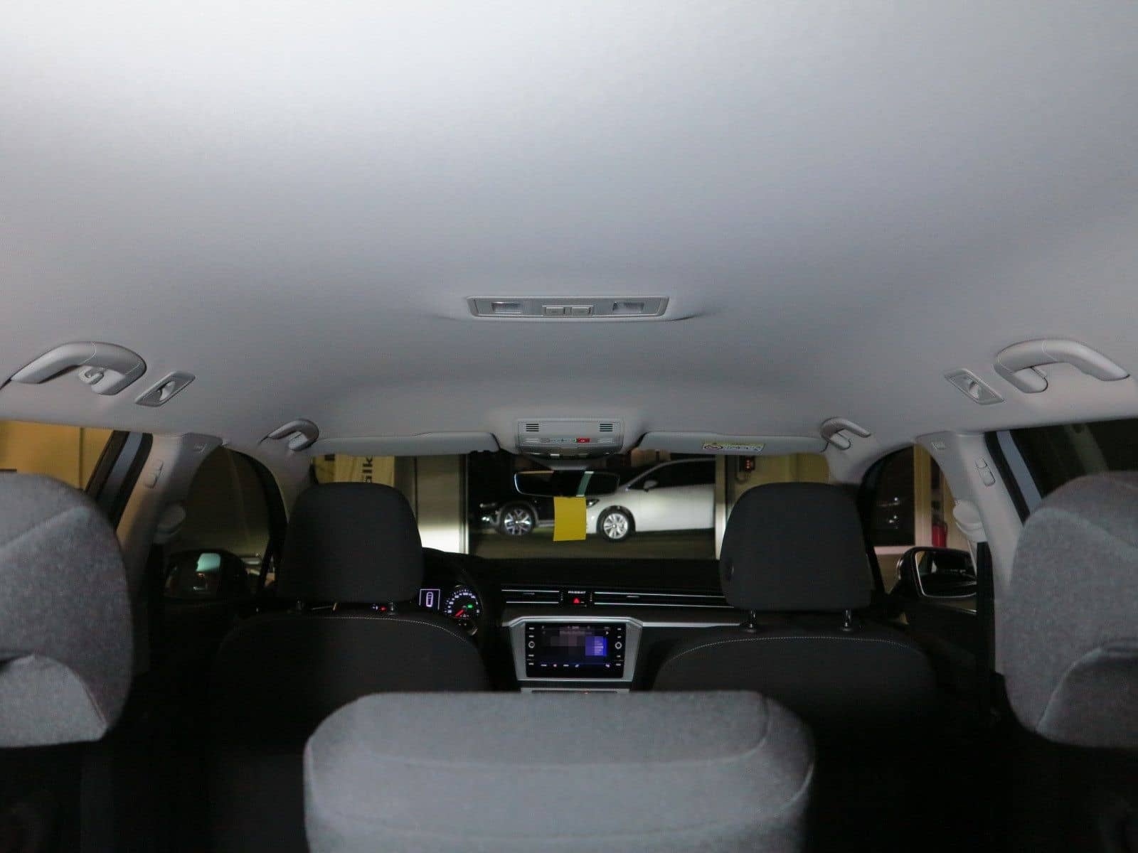 Volkswagen Passat Variant 2.0 TDI SCR DSG7 Navi DAB ACC foto 14