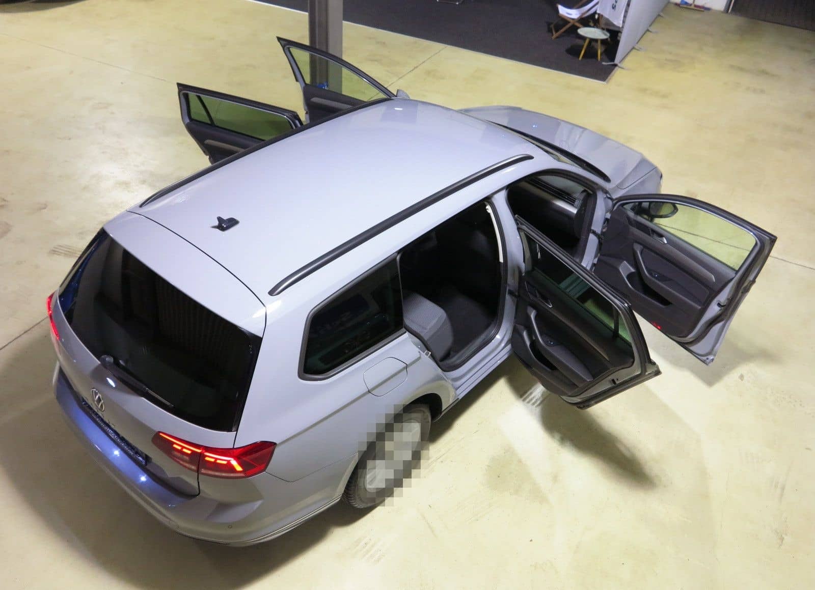 Volkswagen Passat Variant 2.0 TDI SCR DSG7 Navi DAB ACC foto 15