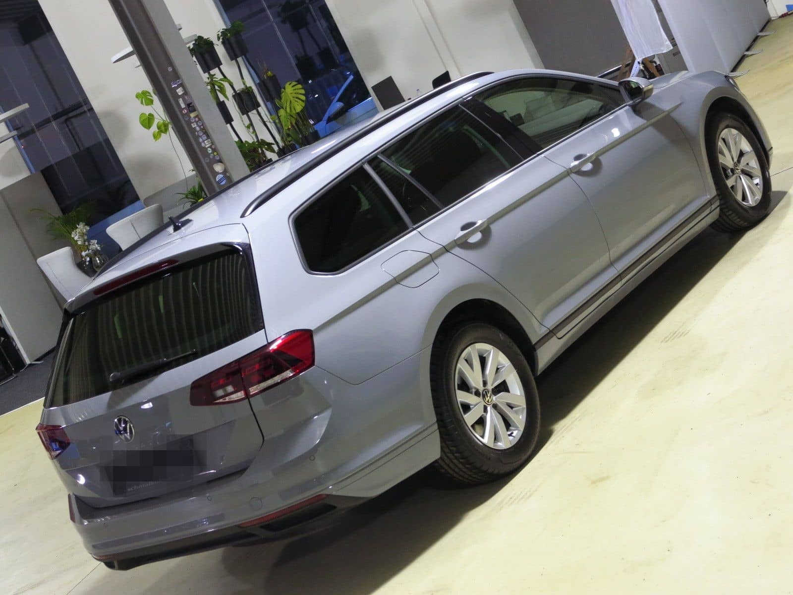 Volkswagen Passat Variant 2.0 TDI SCR DSG7 Navi DAB ACC foto 3