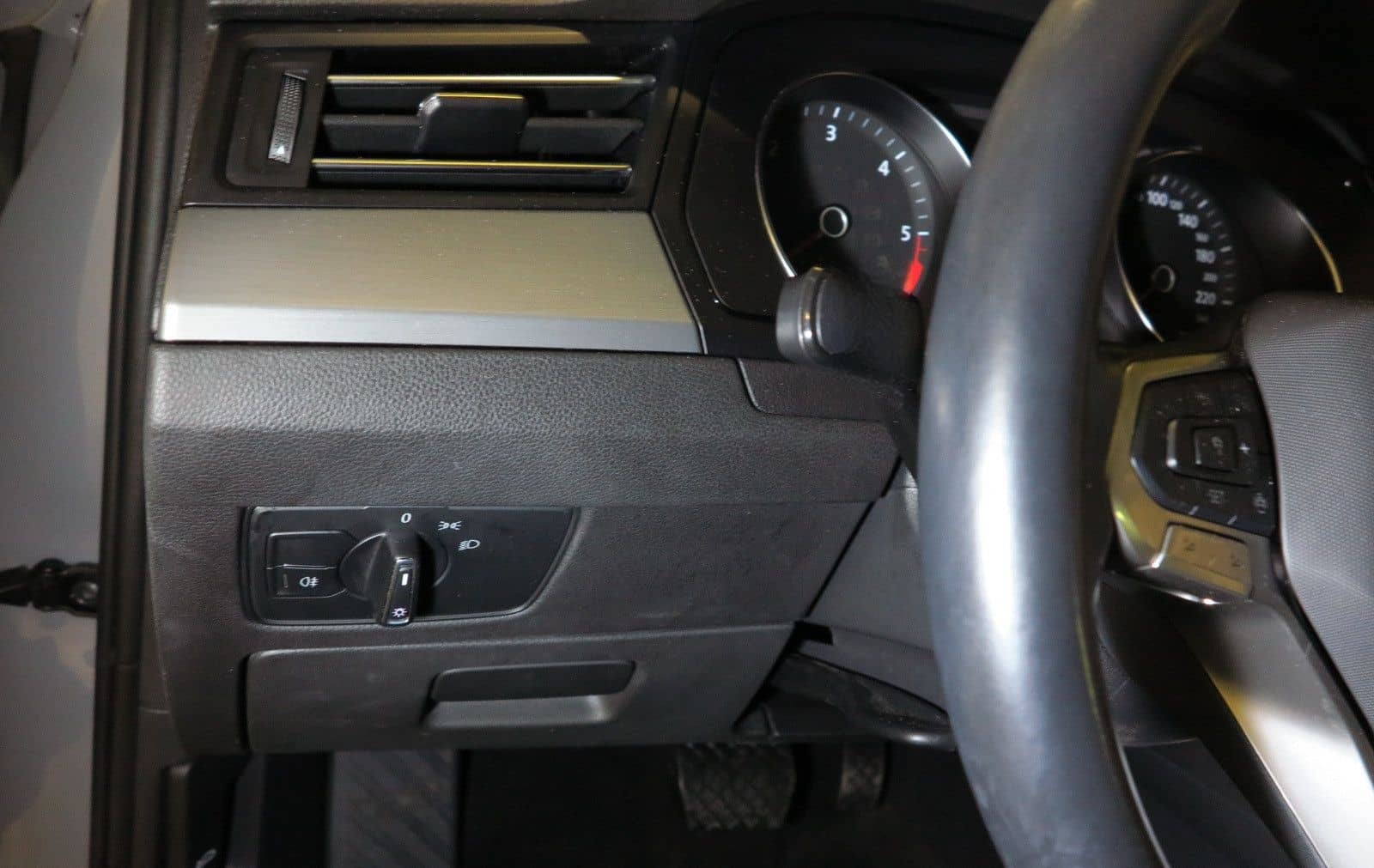 Volkswagen Passat Variant 2.0 TDI SCR DSG7 Navi DAB ACC foto 24