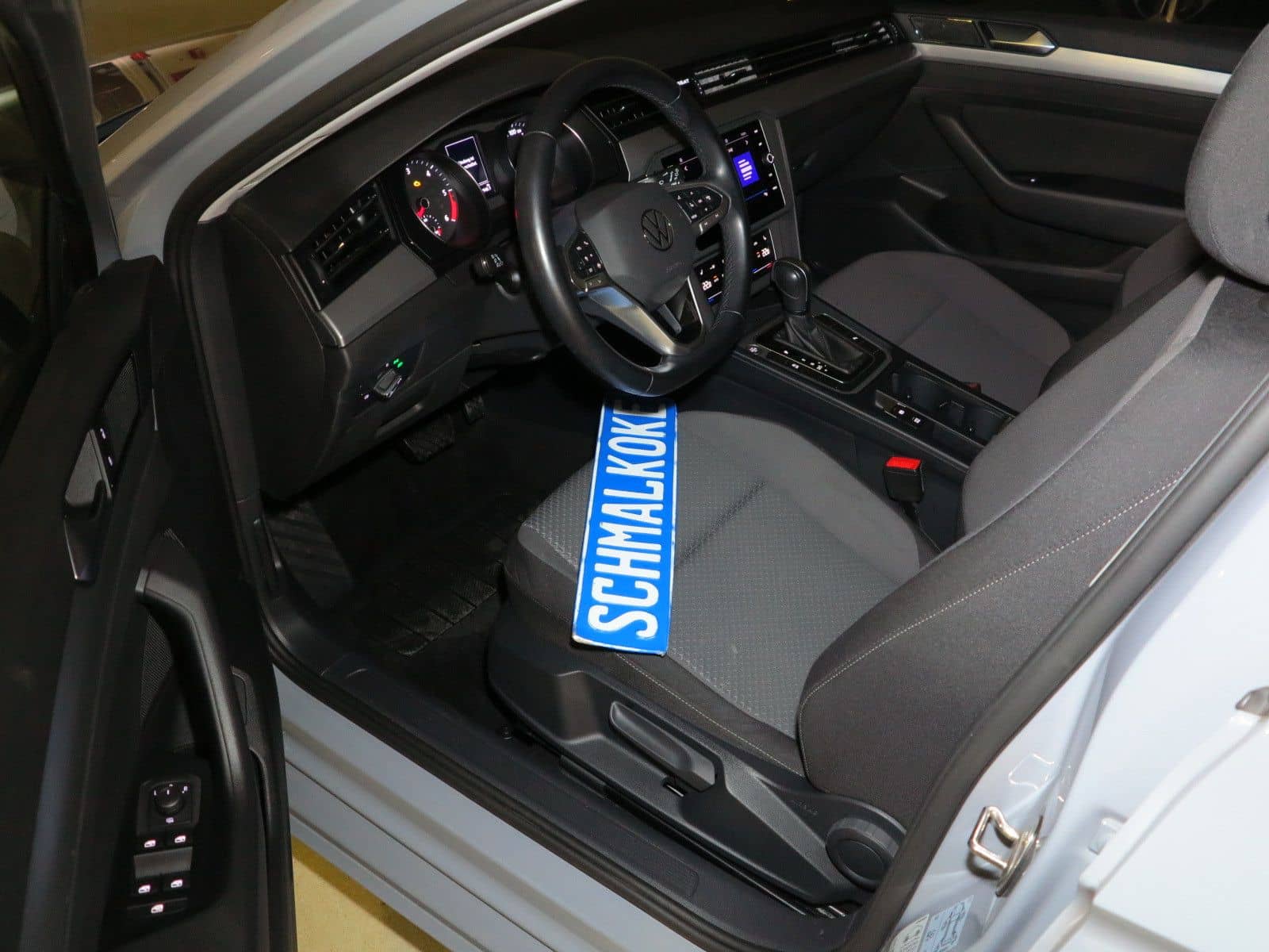 Volkswagen Passat Variant 2.0 TDI SCR DSG7 Navi DAB ACC foto 6