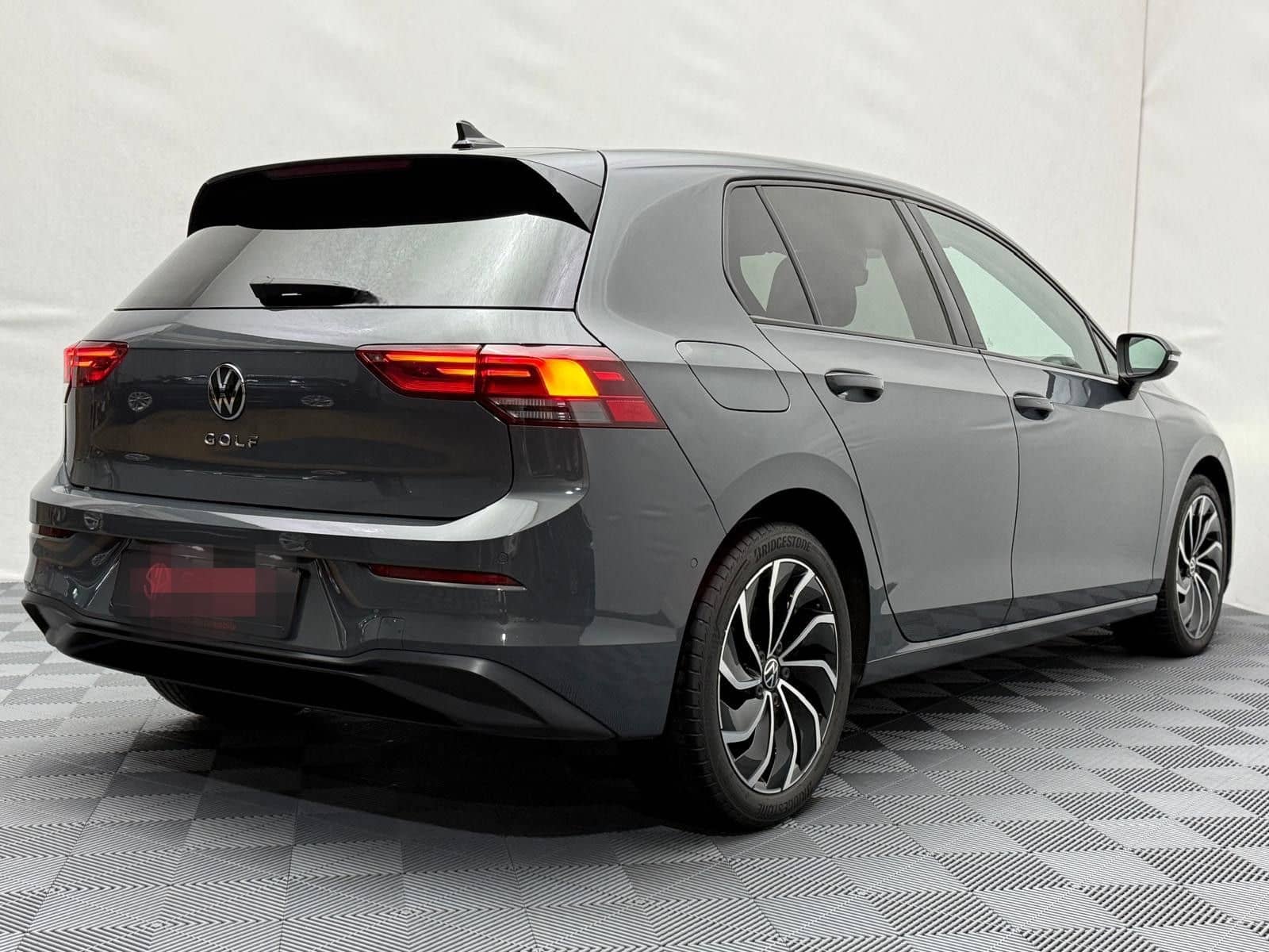 Volkswagen Golf Life 2,0 TDI STHZ Keyless ACC Navi LED  foto 11