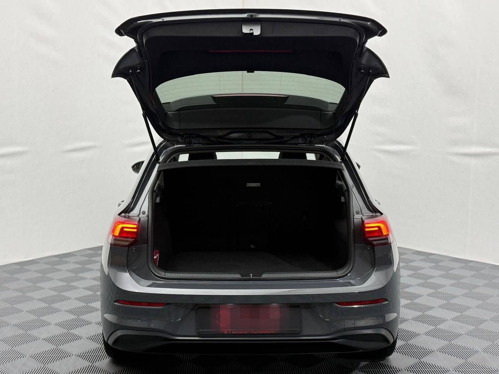 Volkswagen Golf Life 2,0 TDI STHZ Keyless ACC Navi LED  foto 12