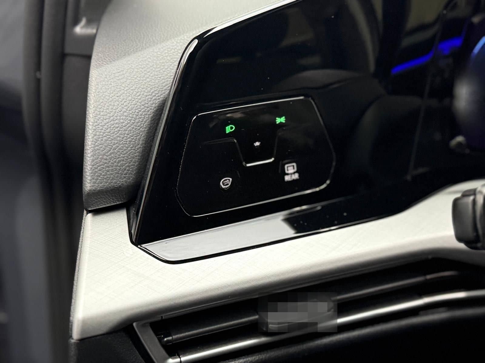 Volkswagen Golf Life 2,0 TDI STHZ Keyless ACC Navi LED  foto 19