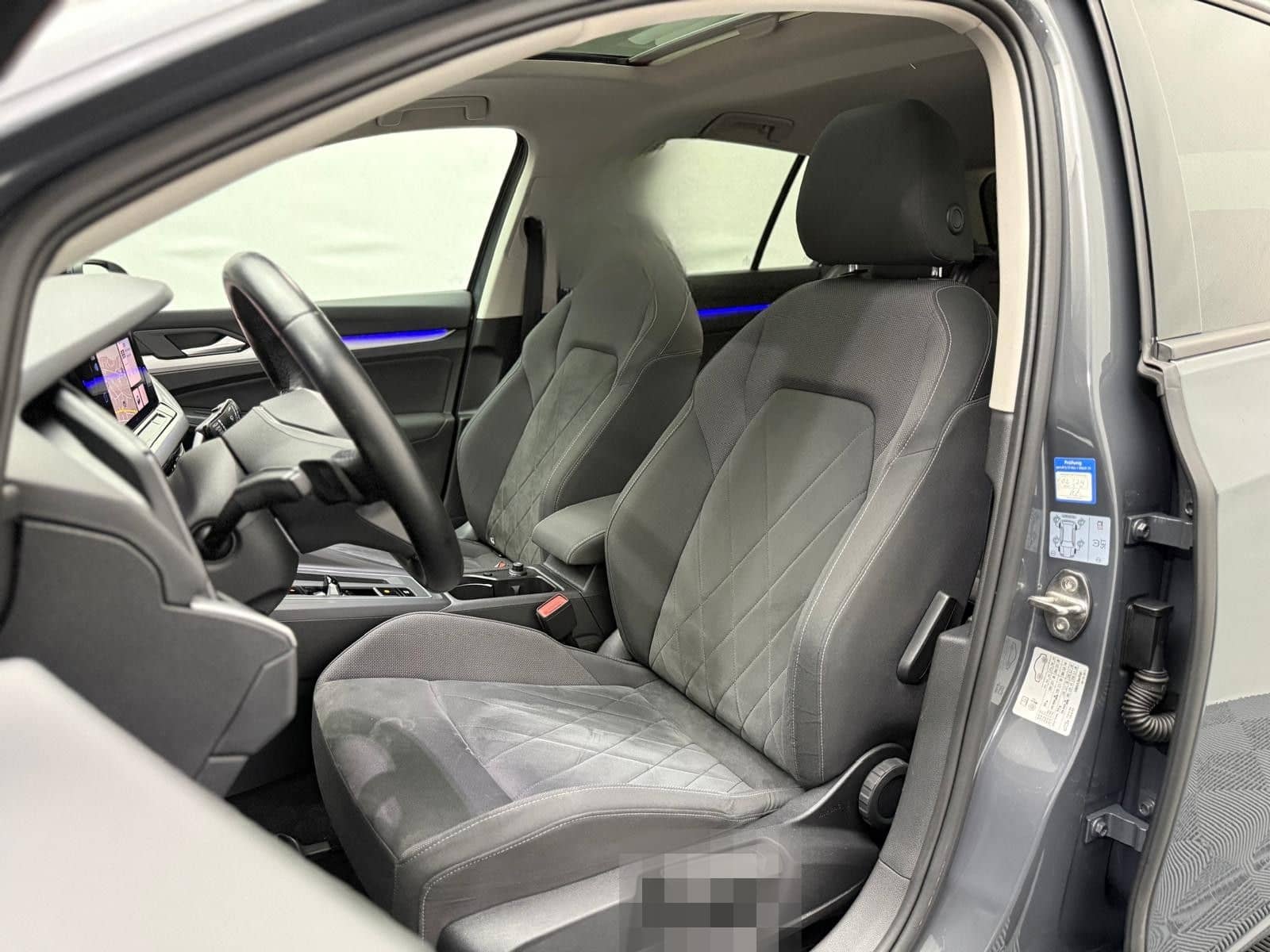 Volkswagen Golf Life 2,0 TDI STHZ Keyless ACC Navi LED  foto 20