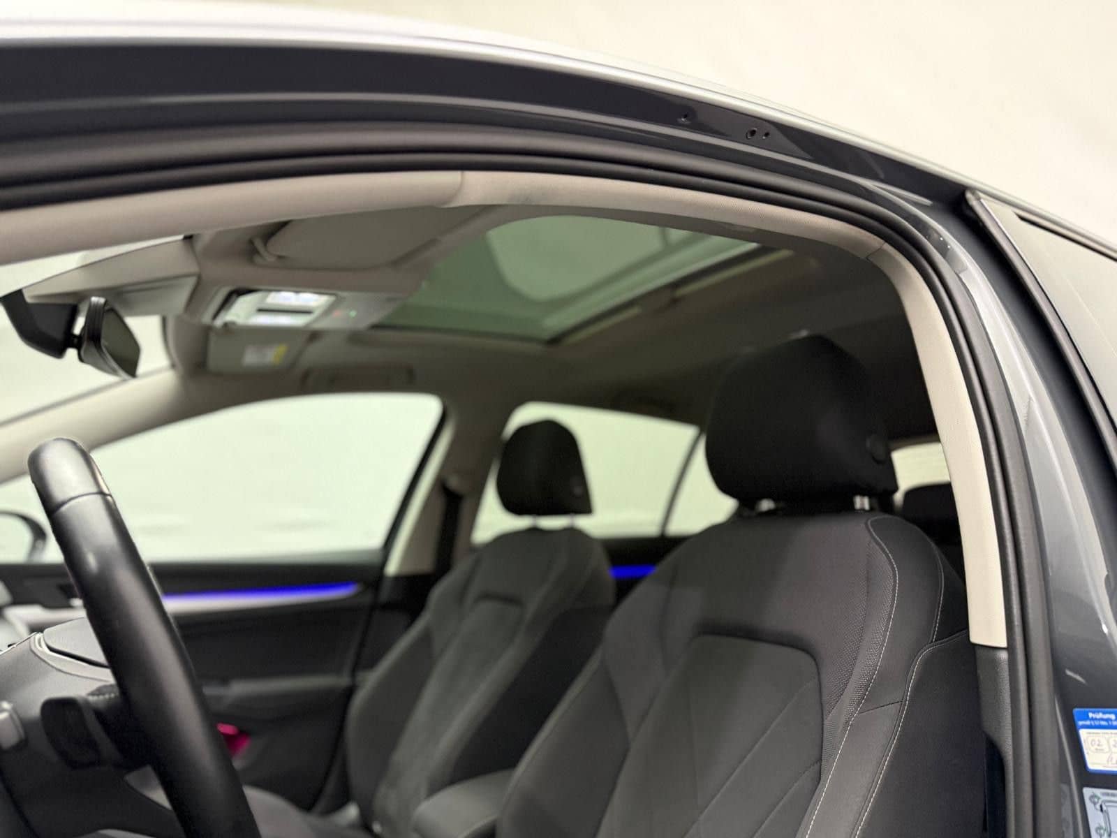 Volkswagen Golf Life 2,0 TDI STHZ Keyless ACC Navi LED  foto 21