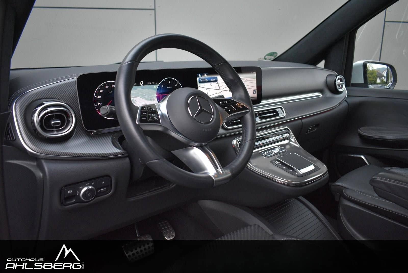 Mercedes-Benz V 300 d 4M EXCLUSIVE AMG DIST/360°/PANO/STAND/AI foto 11