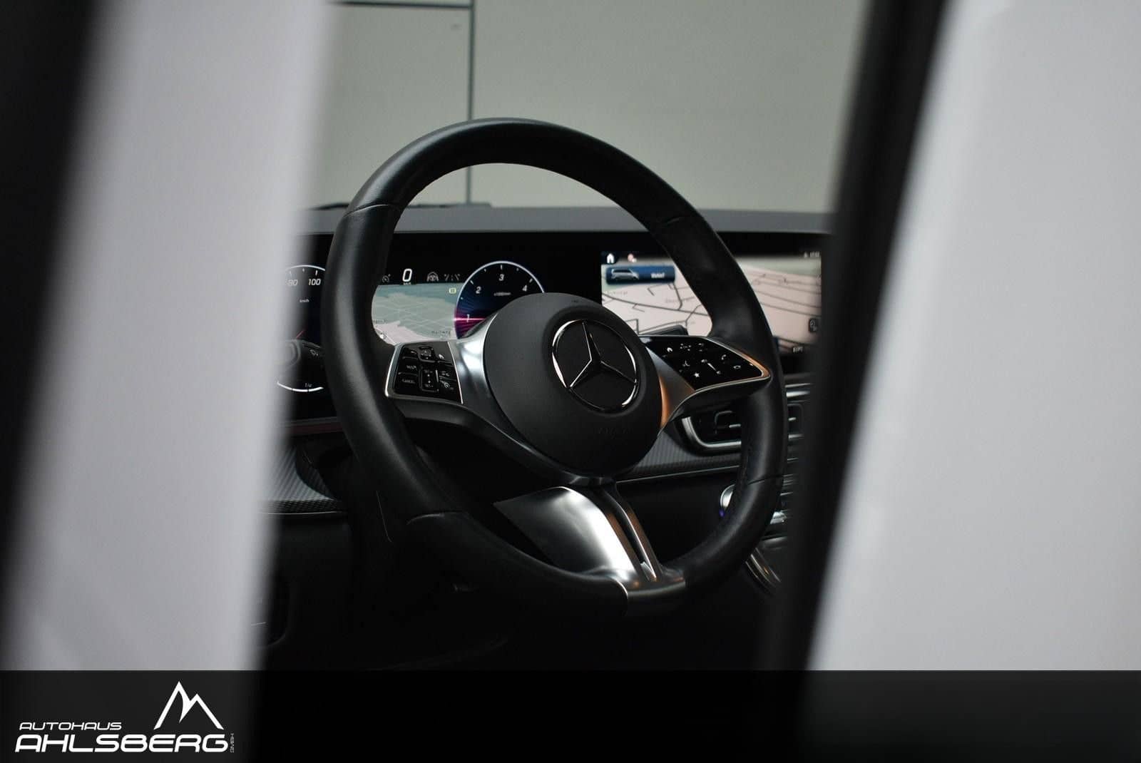 Mercedes-Benz V 300 d 4M EXCLUSIVE AMG DIST/360°/PANO/STAND/AI foto 13