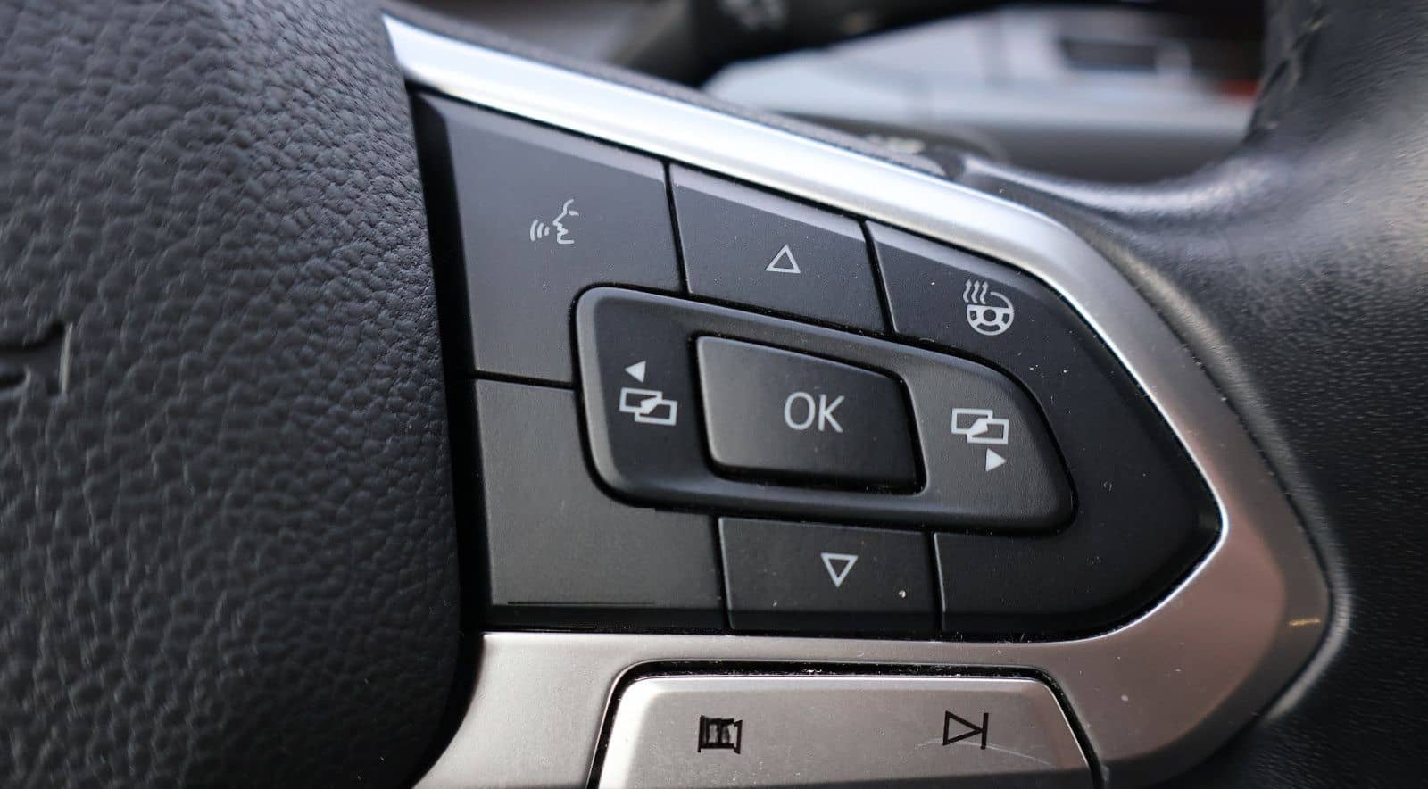 Volkswagen Golf VIII 2.0 TDI Active AID+ACC+KAM+LED+AHK foto 10