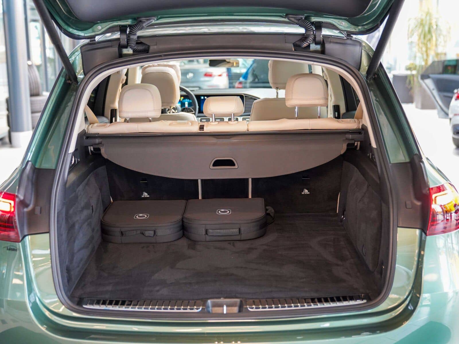 Mercedes-Benz GLE 350 de 4M AMG Line Night Ireland mid green foto 5