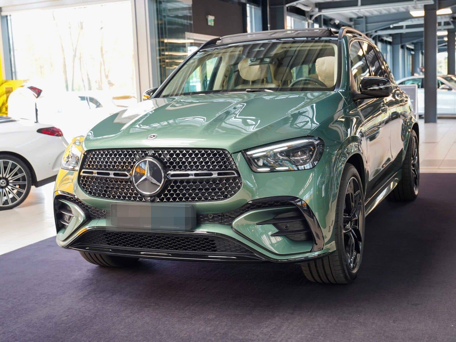 Mercedes-Benz GLE 350 de 4M AMG Line Night Ireland mid green foto 8