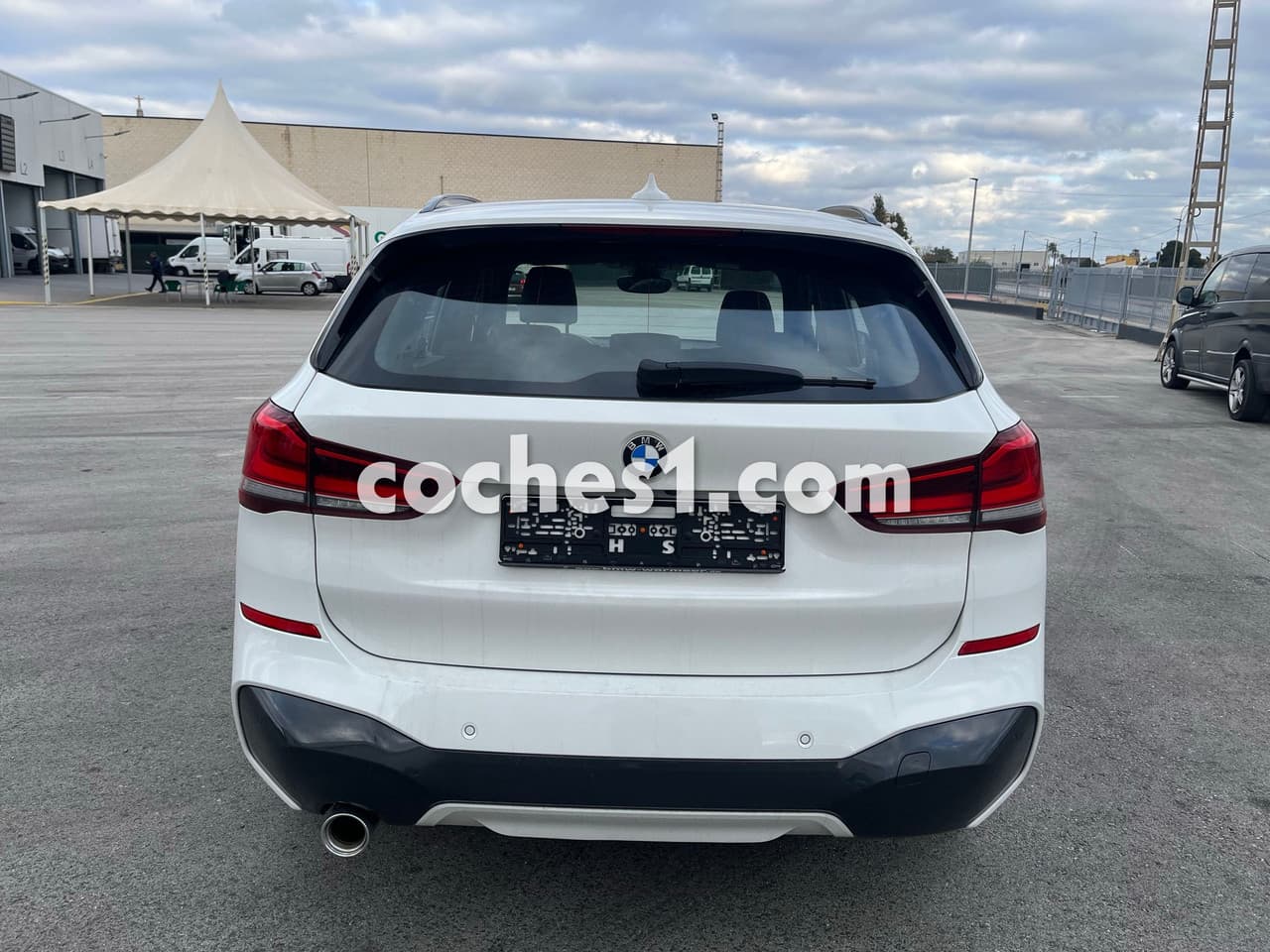 BMW X1 2020 - vista lateral exterior